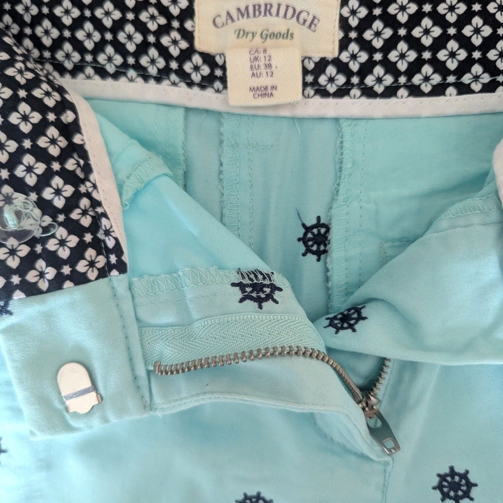 AQUA Pastel Aqua Blue Nautical Ship Wheel Embroidered Shorts Womens 8 Preppy Coastal Size 30" / US 8 / IT 44 - 7 Thumbnail
