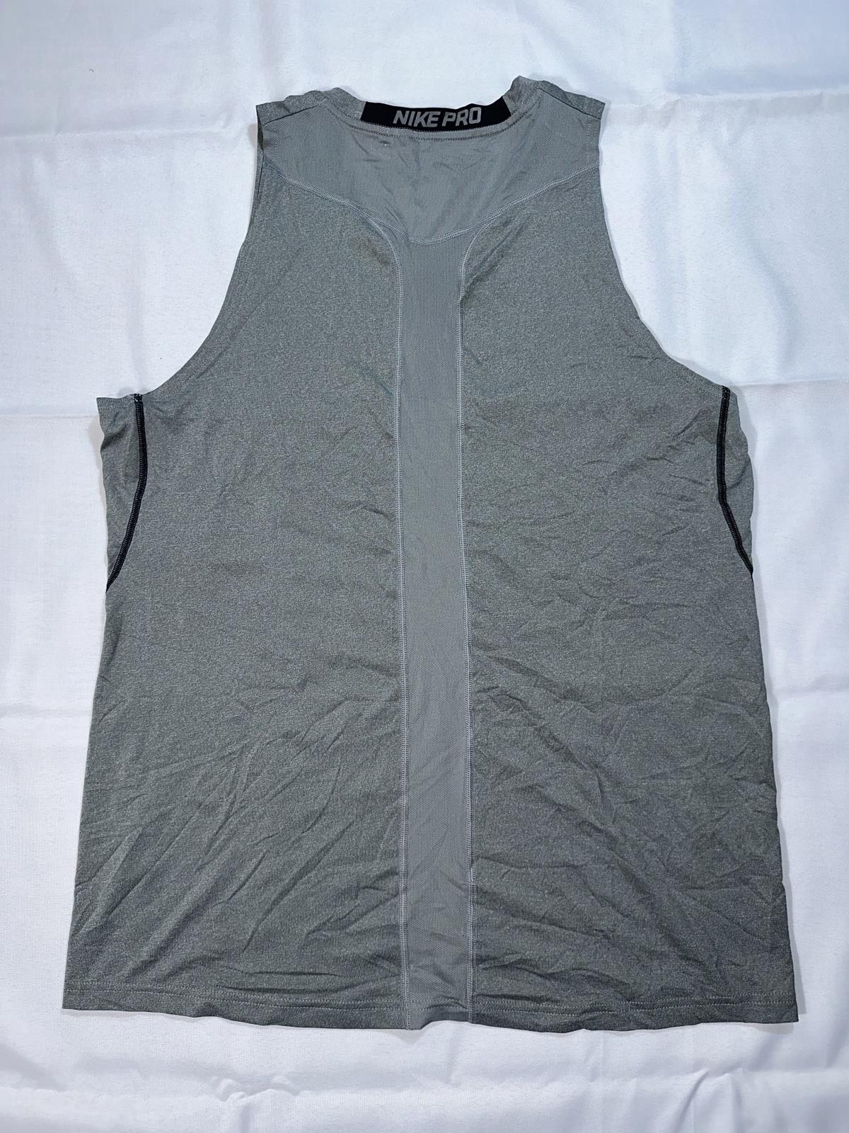 Nike Nike Men’s Dri-Fit Fitted Sleeveless Training Grey Tank Top Size US L / EU 52-54 / 3 - 5 Thumbnail