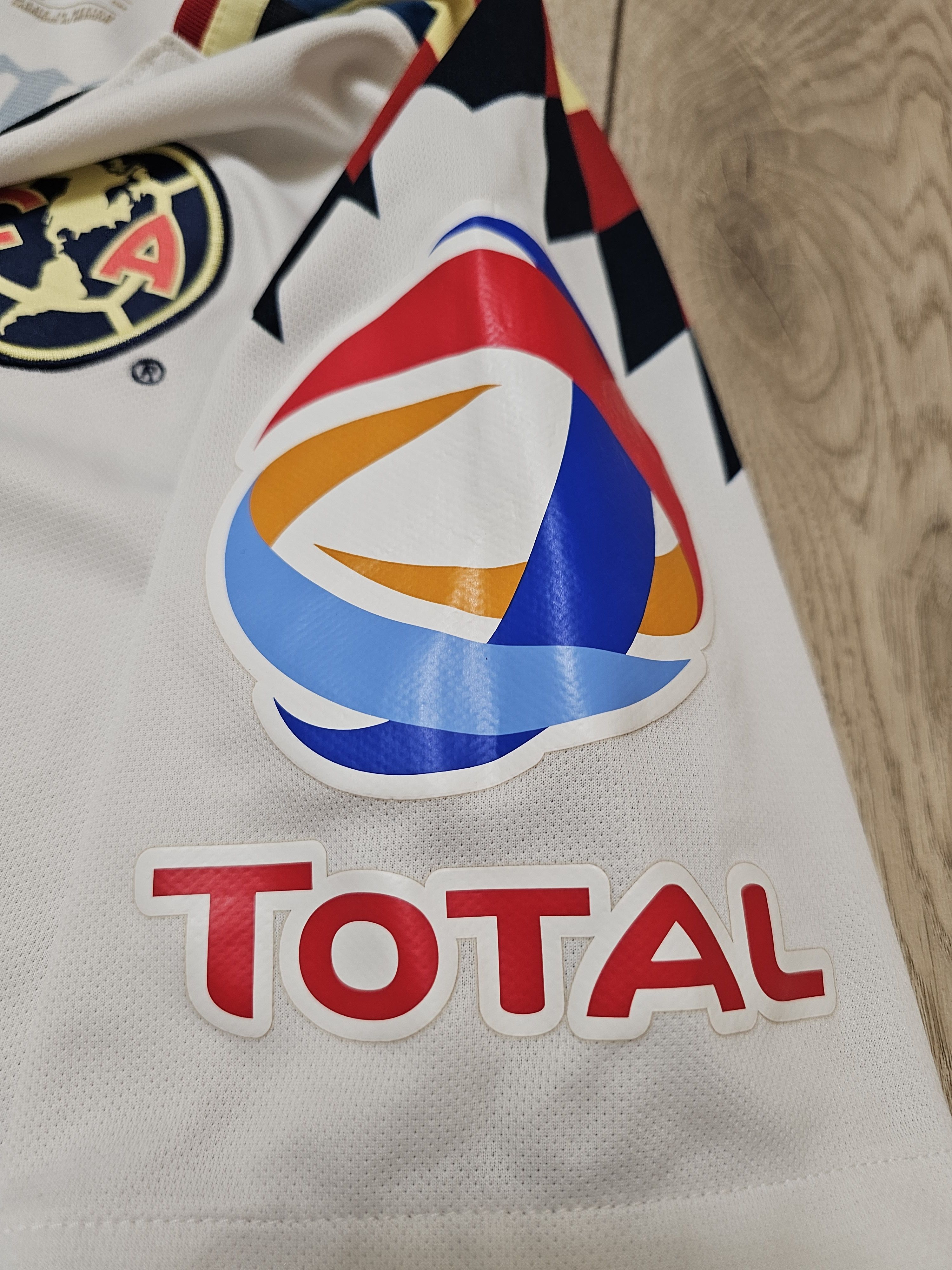 All Sport CLUB AMERICA 2017 2018 AWAY FOOTBALL MEXICO SOCCER JERSEY Size US S / EU 44-46 / 1 - 6 Thumbnail