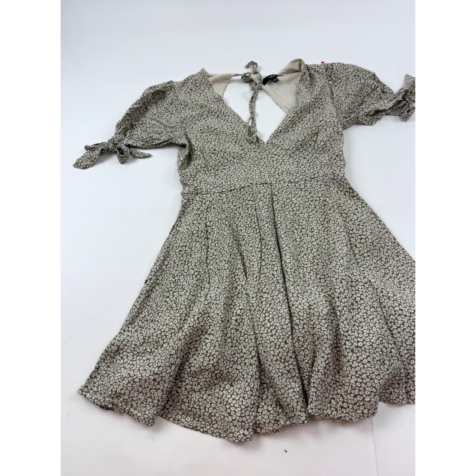 Lulus Lulus Dress Womens Small Green Floral Puff Sleeve V-Neck Fit & Flare Mini Short Sleeve Casual Sundress Size S / US 4 / IT 40 - 3 Thumbnail