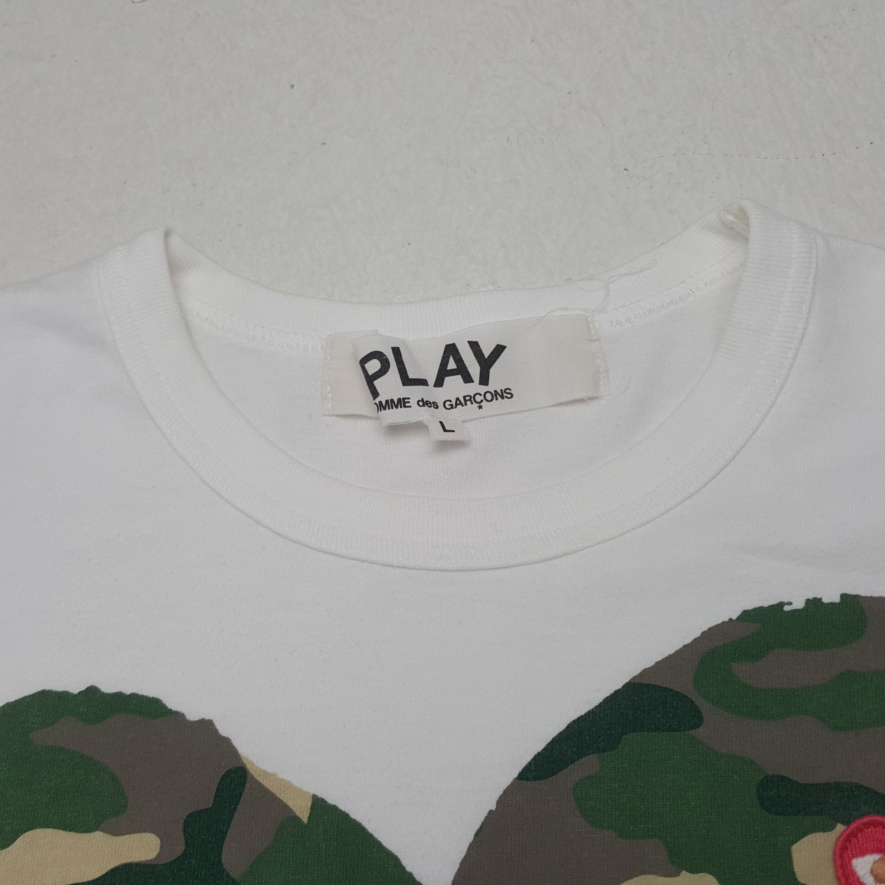 Comme des Garcons PLAY × Vintage Vintage Play Comme des Garcons Camo Tshirt Size US M / EU 48-50 / 2 - 4 Thumbnail