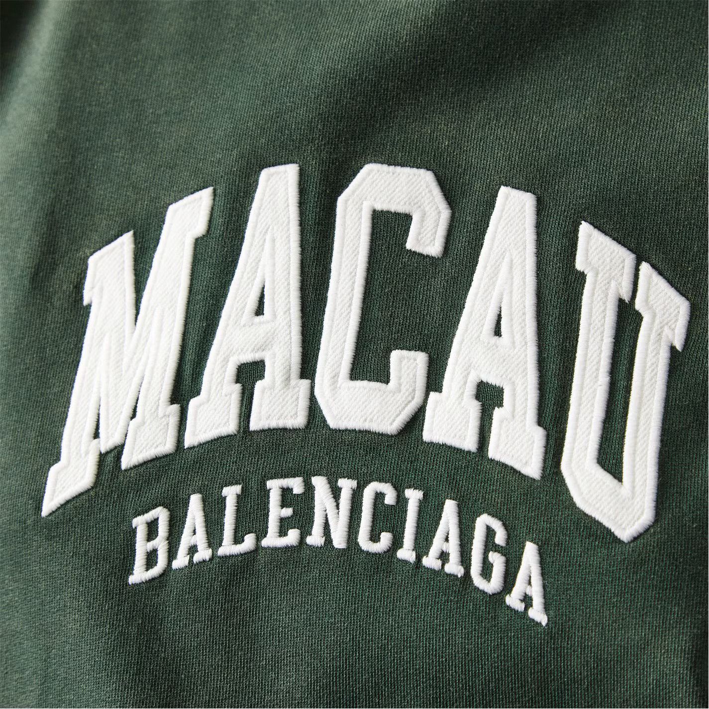 Balenciaga o1g2r1mq0226 Oversized Hoodie In Dark Green Size US XS / EU 42 / 0 - 4 Thumbnail