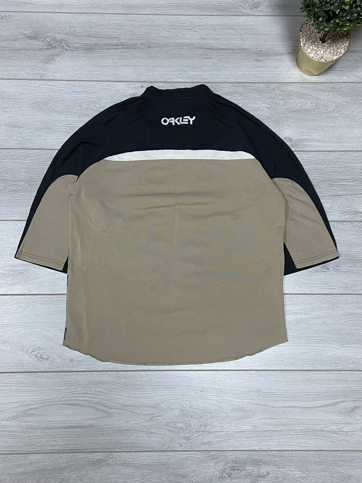 Vintage Oakley monogram over print big logo t-shirt 1/3 long Size US L / EU 52-54 / 3 - 4 Thumbnail