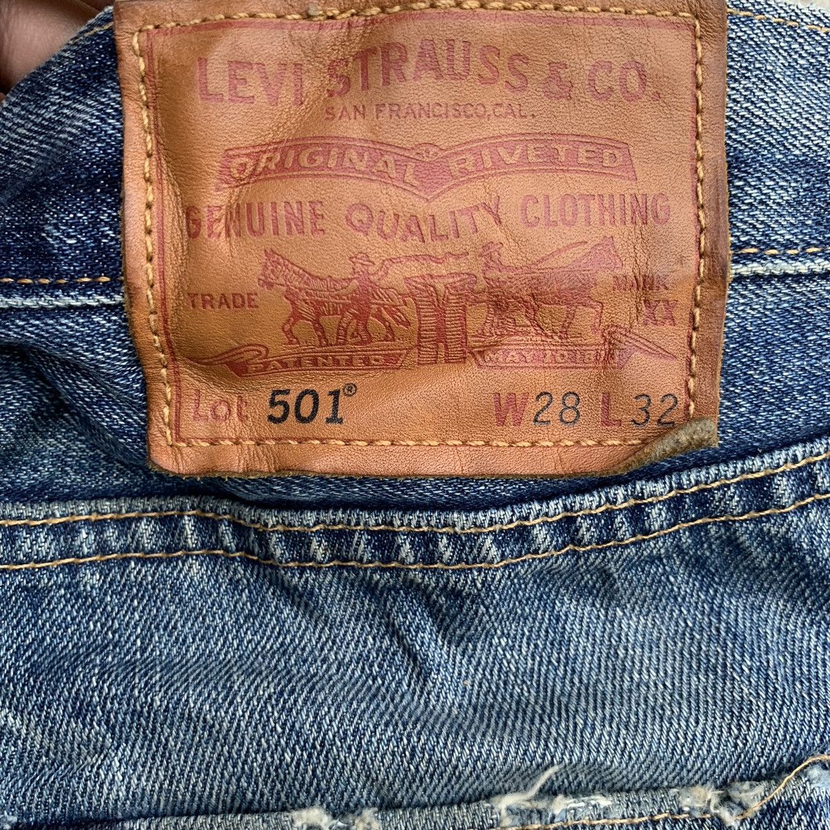 Levi's Y2K Levis 501 Button Fly Distressed Ripped Denim Jeans W30 Size US 30 / EU 46 - 13 Thumbnail