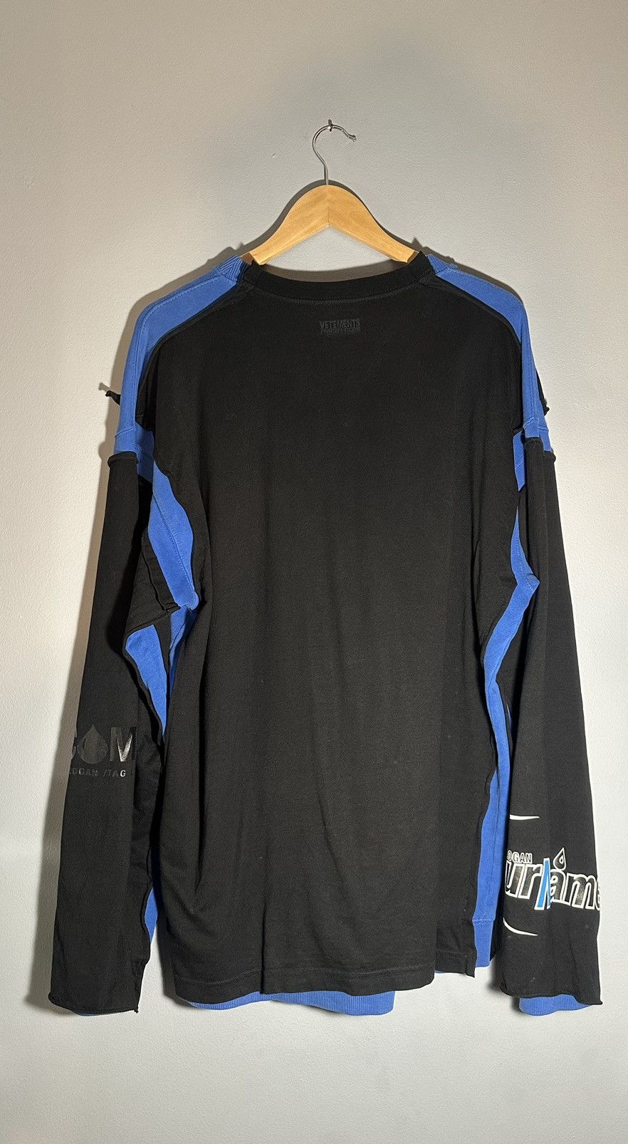 Vetements Company Name Crewneck Size US M / EU 48-50 / 2 - 3 Thumbnail