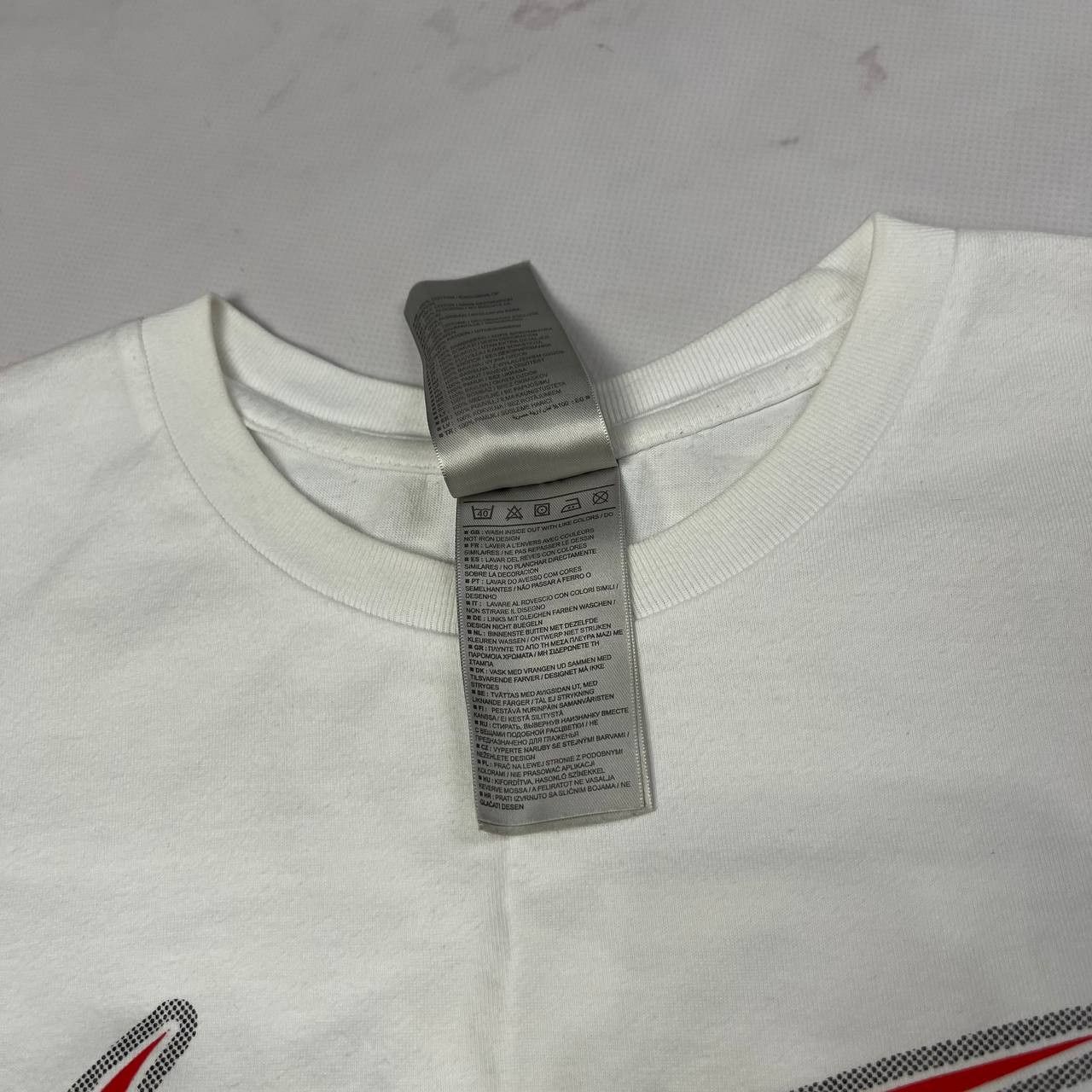 Nike Nike vintage big red swoosh white tee shirt size L Size US L / EU 52-54 / 3 - 11 Thumbnail