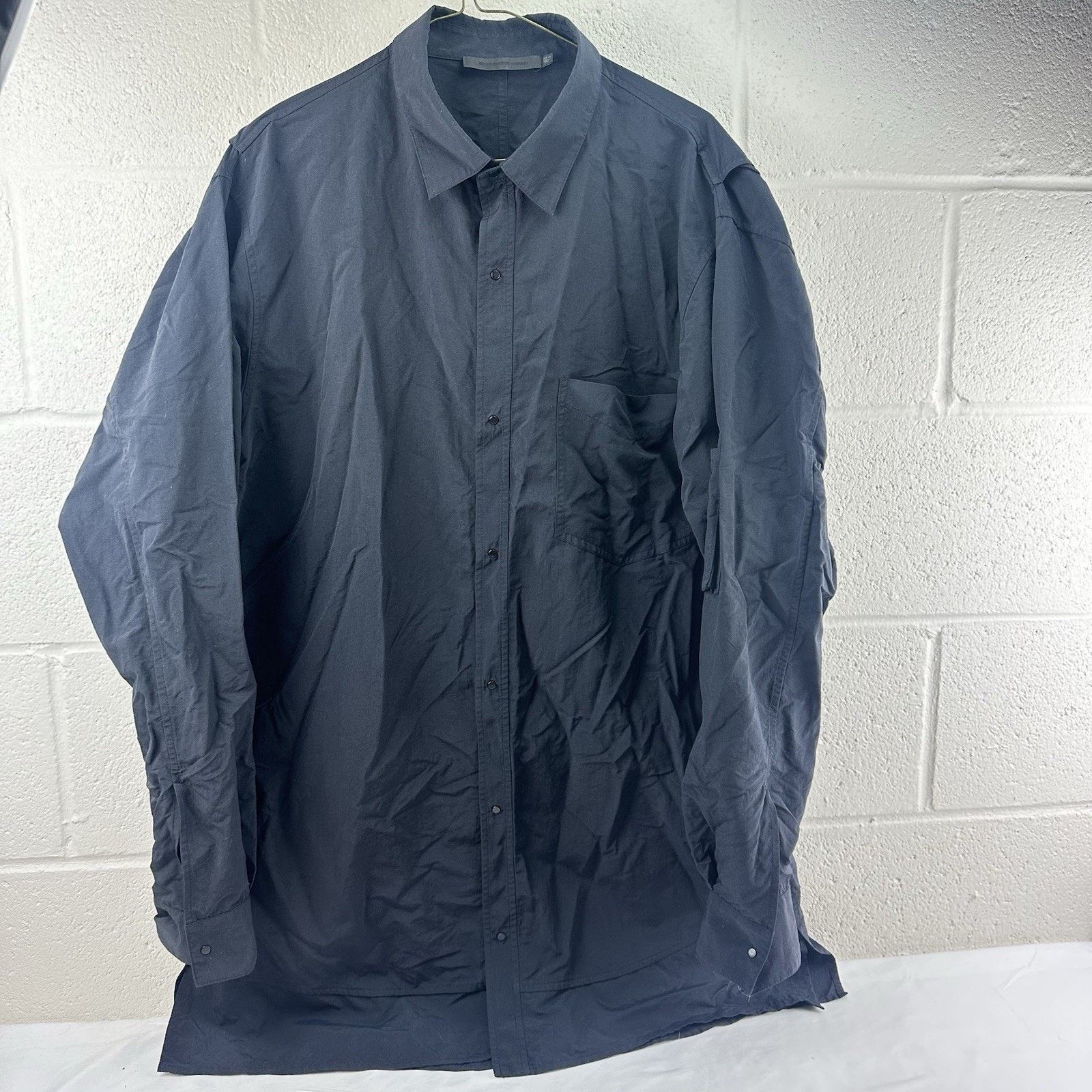 Alexander Wang Alexander wang Elongated Black Cotton Blend Shirt Sz L 26x37 Size US L / EU 52-54 / 3 - 1 Thumbnail