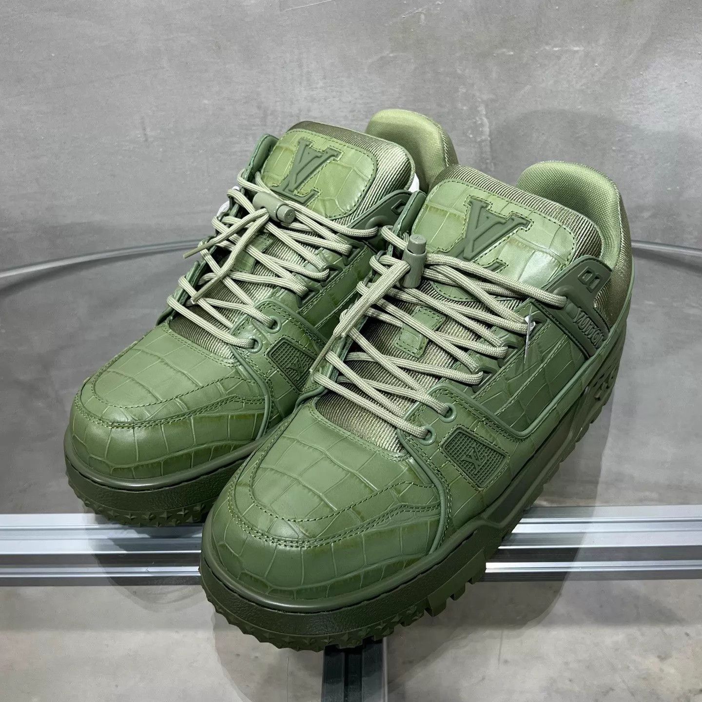 Louis Vuitton LV Trainer Maxi Green Croc Embossed UK8/42 New Size US 9 / EU 42 - 2 Thumbnail
