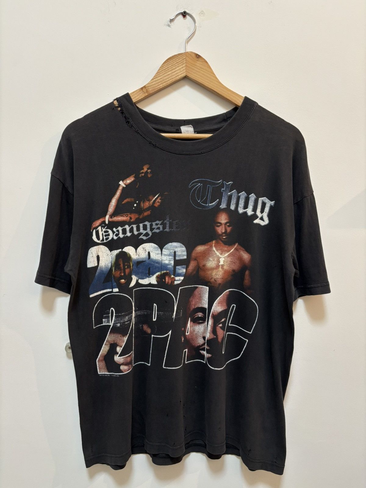 Vintage Vintage 2001 2Pac Thug Gangsta Rap Tee Size US L / EU 52-54 / 3 - 1 Thumbnail