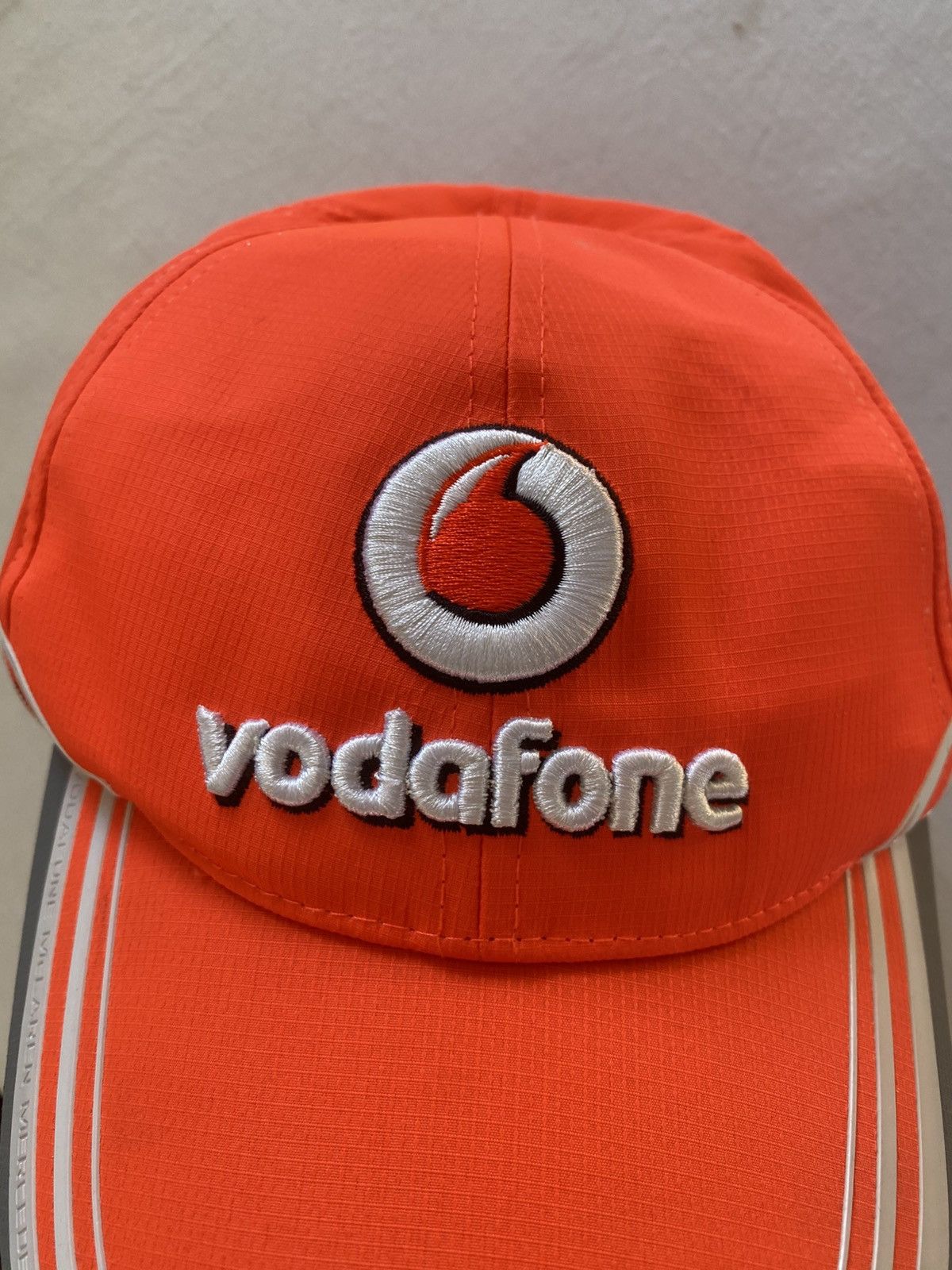 Mercedes-Benz NWT Vodafone Mclaren Mercedes Racing F1 Jenson Cap Hat Size ONE SIZE - 3 Thumbnail
