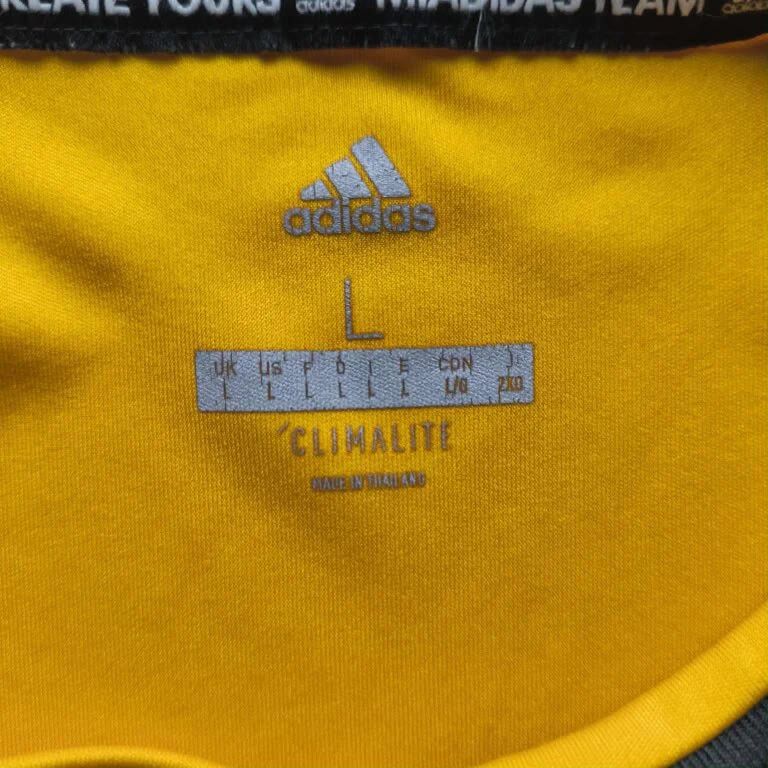 Adidas Wolverhampton Wanderers 2018-19 home football jersey size L Size US L / EU 52-54 / 3 - 5 Thumbnail