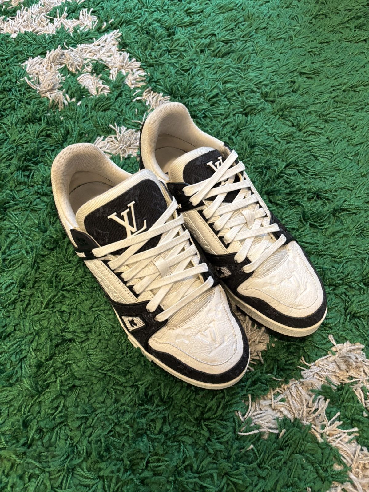 Louis Vuitton Louis Vuitton Trainer White/Black Denim Size US 10.5 / EU 43-44 - 6 Thumbnail