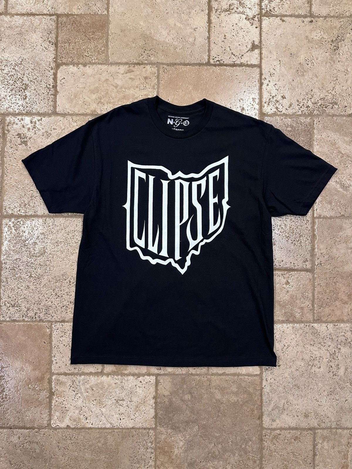 Rap Tees Clipse x NGO x Xhibition Ohio Shield Logo Black T-Shirt Size US XL / EU 56 / 4 - 4 Thumbnail