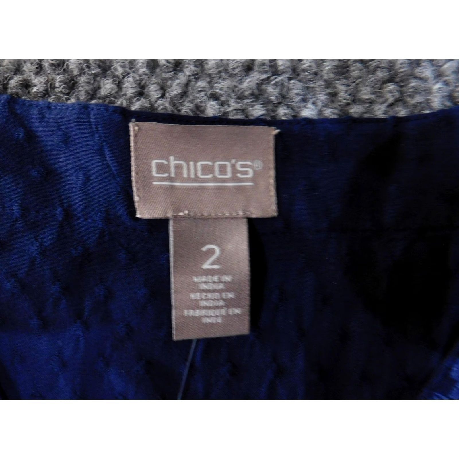 Vintage Chico's Shirt Womens 2 Midnight Blue Bell Sleeve Trimmed Popover 3/4 Sleeve Size XS / US 0-2 / IT 36-38 - 5 Thumbnail