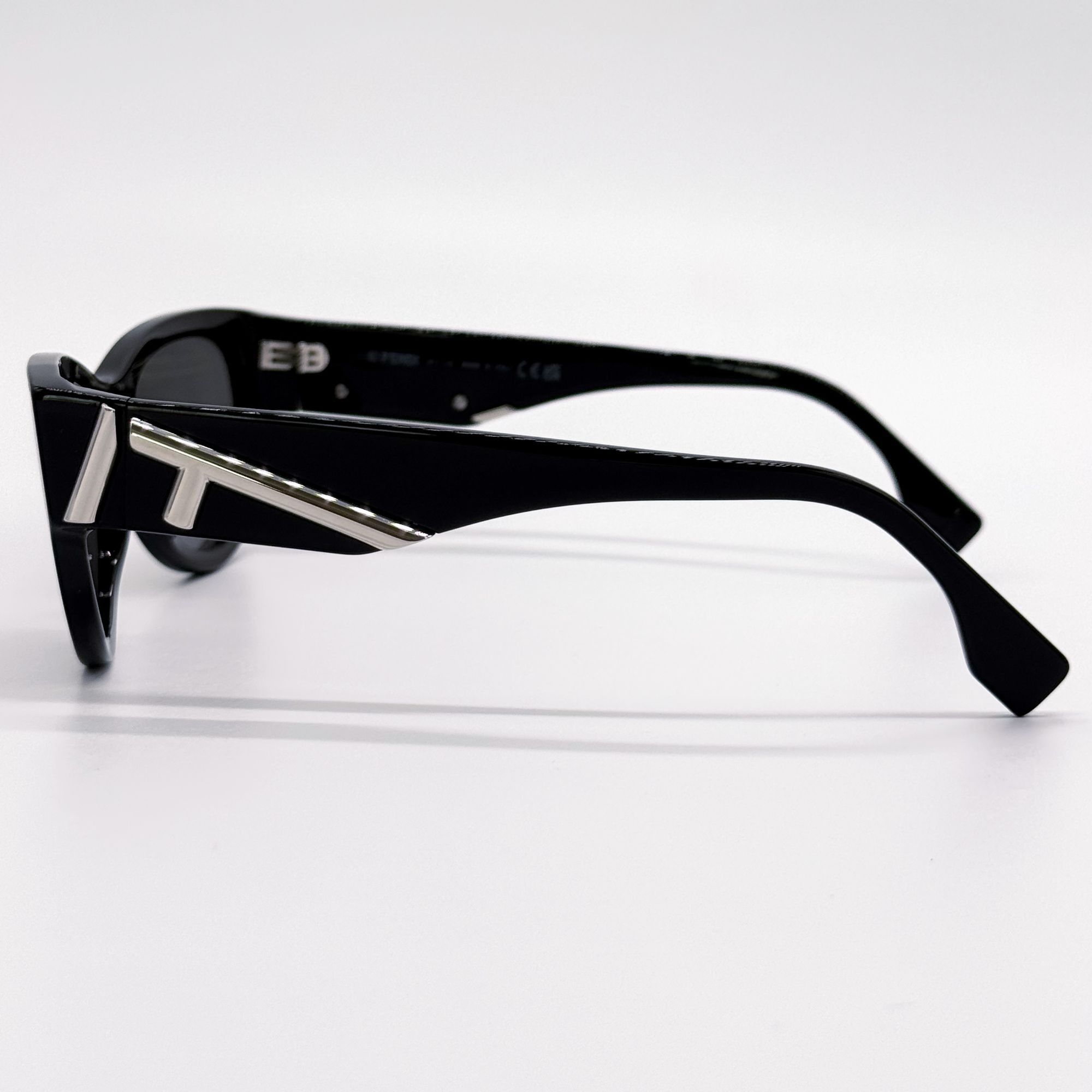 Fendi NEW FENDI SUNGLASSES FE40135I 01A BLACK WOMEN EYEWEAR Size ONE SIZE - 7 Thumbnail