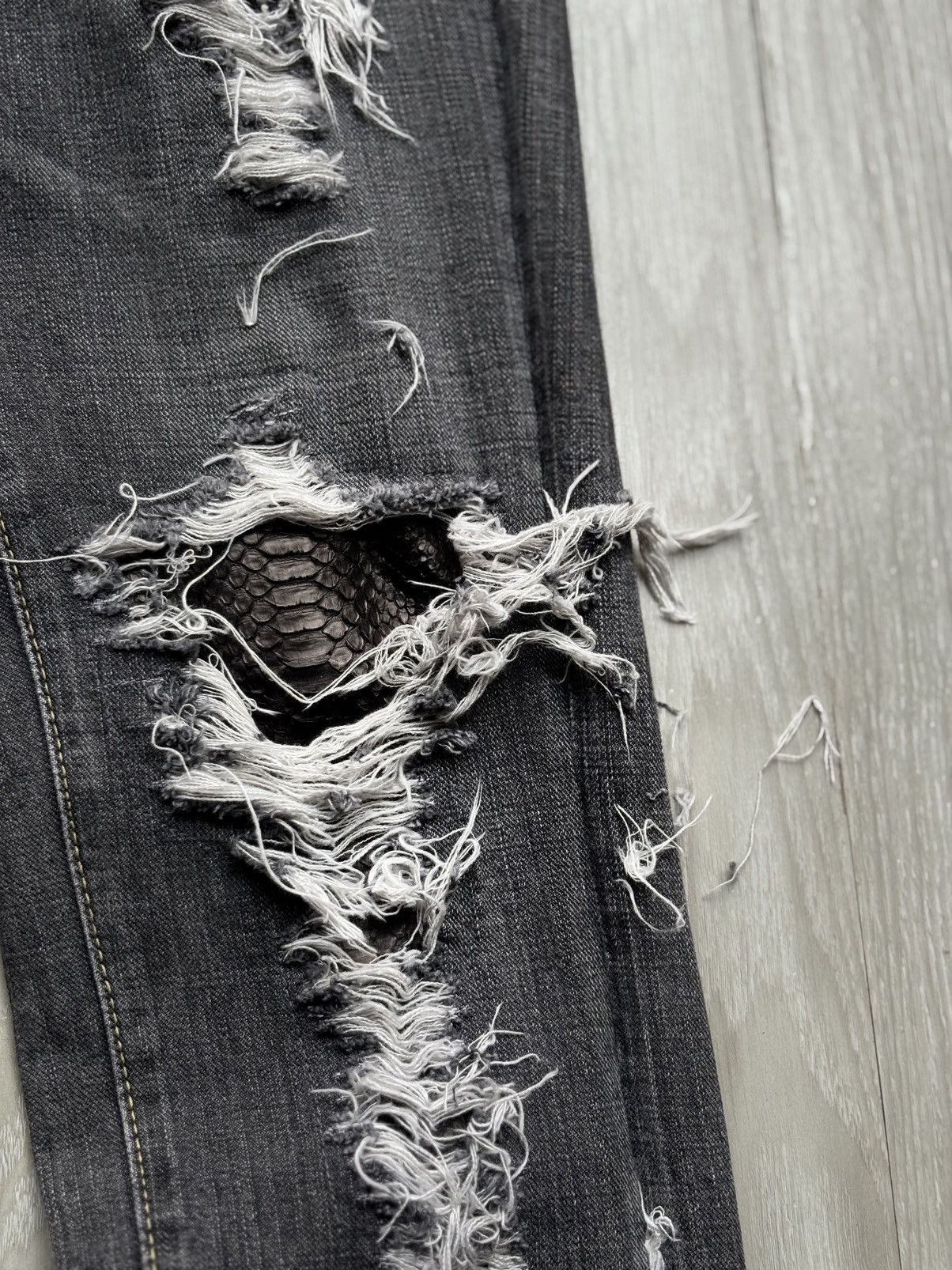 Japanese Brand BIG JOHN distressed micro flare jeans Size US 29 - 3 Thumbnail
