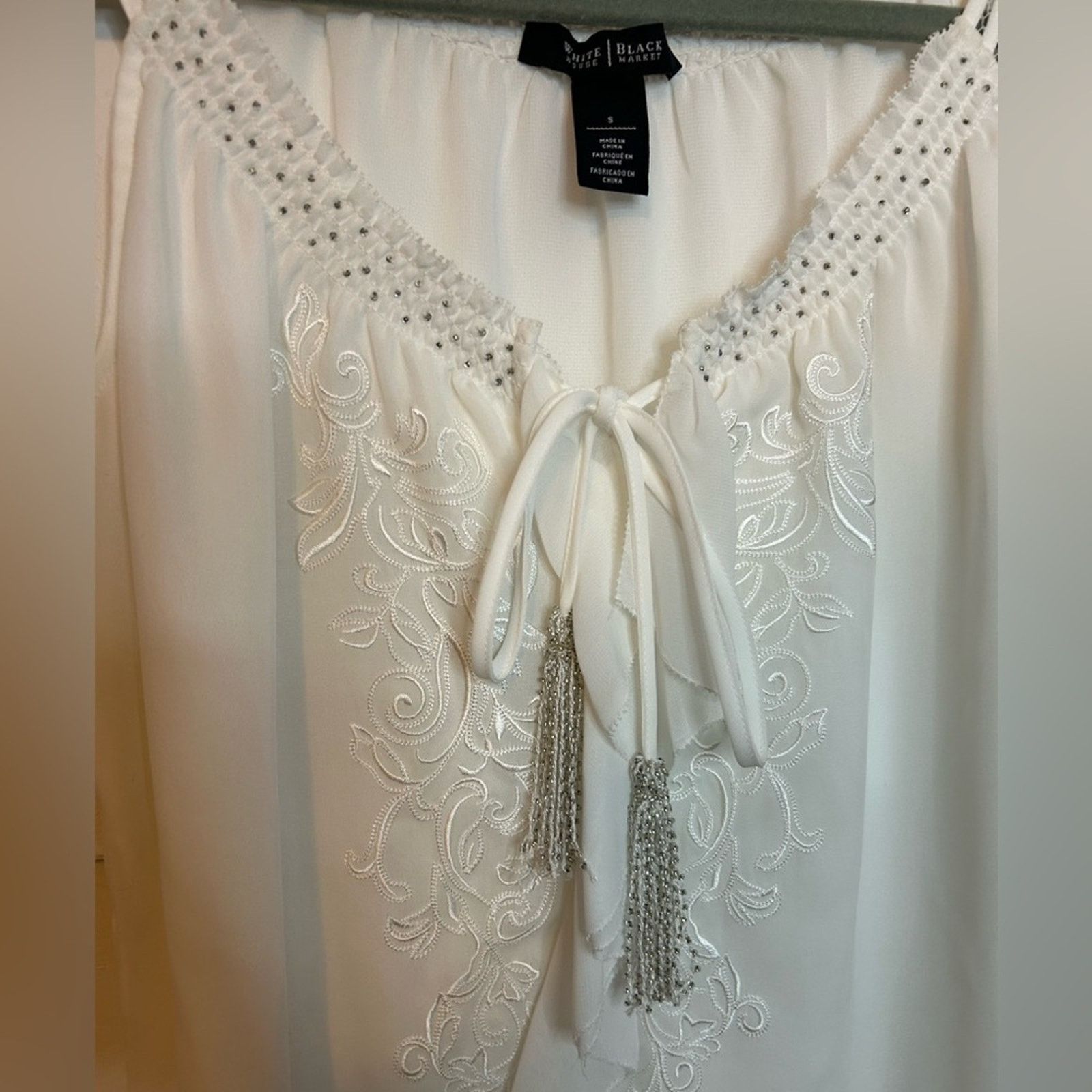 White House Black Market WHBM Y2K White Embroidered Beaded Tassel Top Size S / US 4 / IT 40 - 4 Thumbnail
