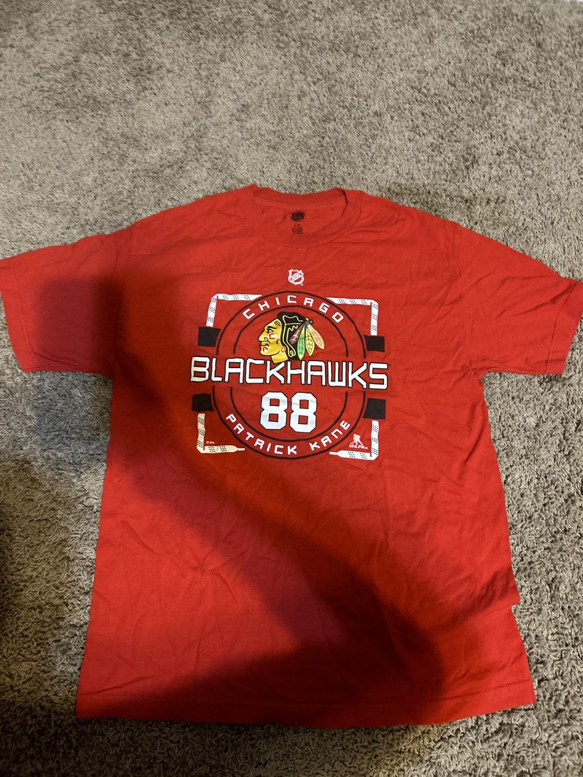 NHL Patrick Kane Black Hawks Tshirt Sz Large red Size US L / EU 52-54 / 3 - 2 Thumbnail