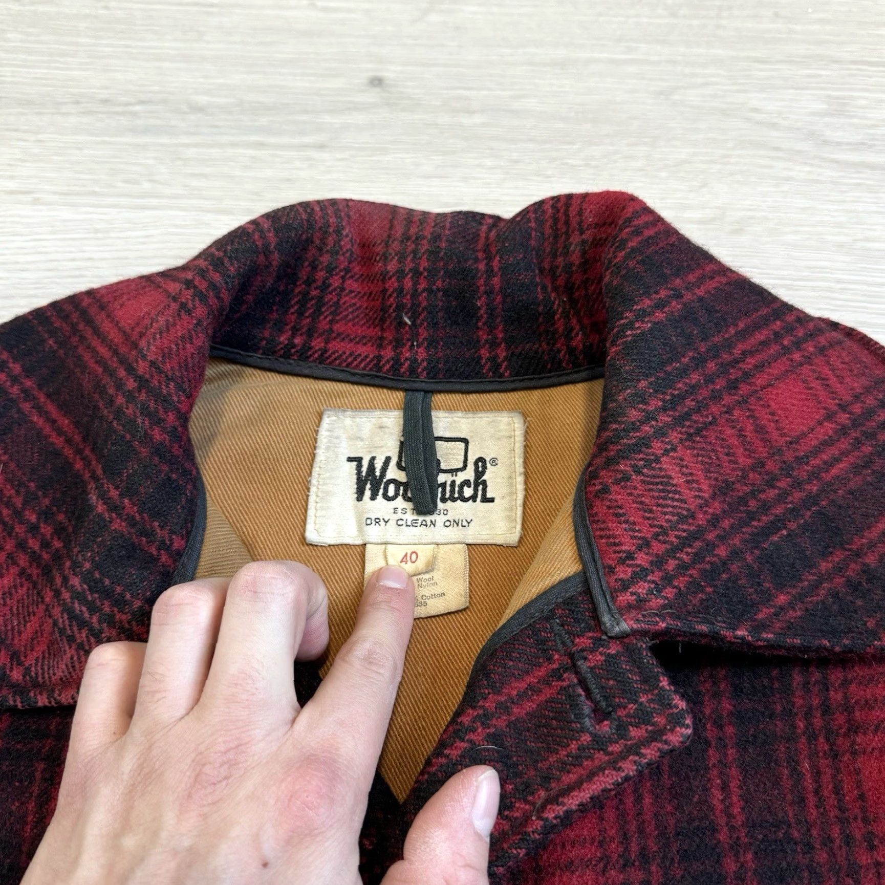Vintage VINTAGE Woolrich Hunting Coat Jacket - 40 Red Plaid Wool Mackinaw Size US XXS / EU 40 - 5 Thumbnail
