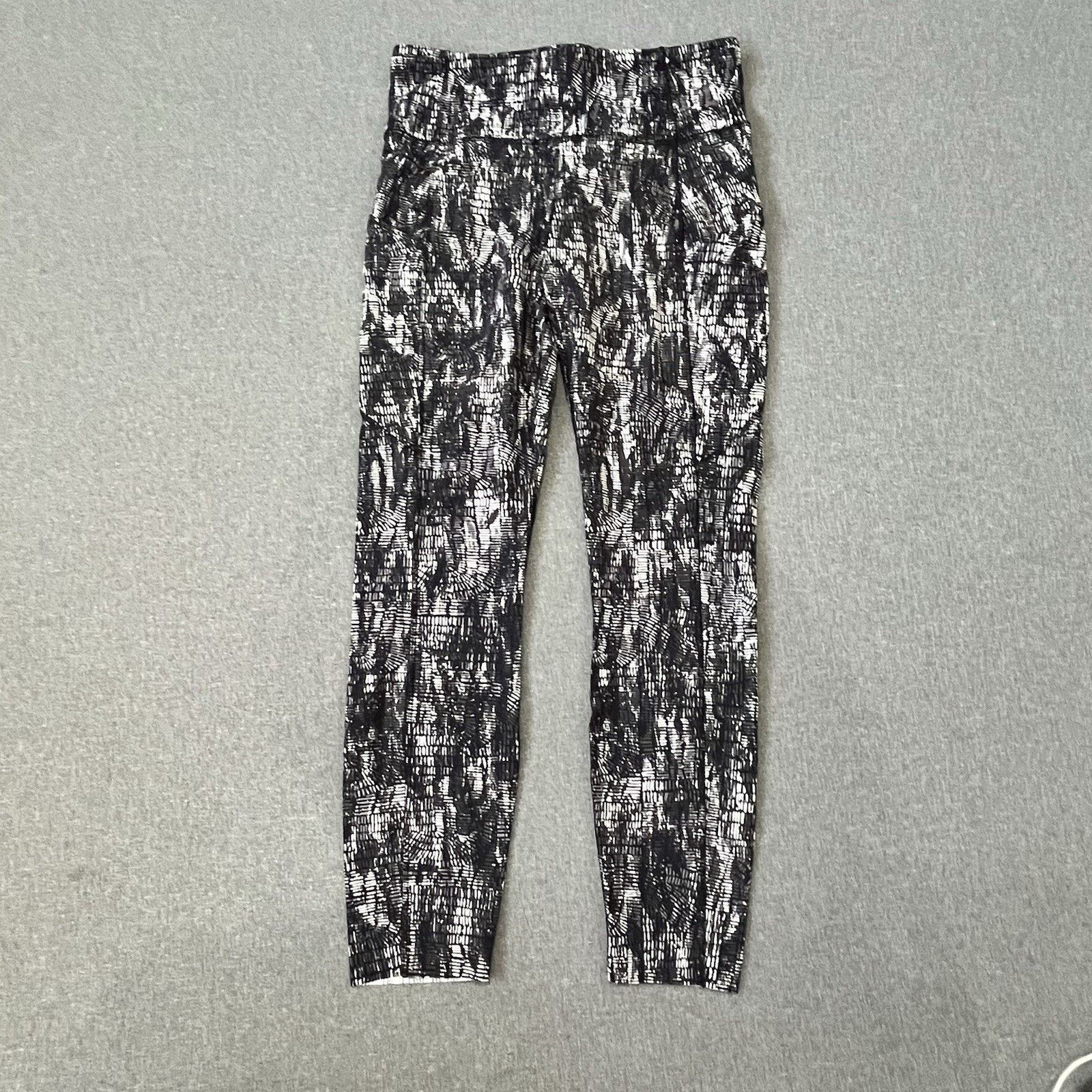 Lululemon Lululemon InStill Leggings Women’s 6 High-Rise Crop Black Size 28" / US 6 / IT 42 - 1 Thumbnail