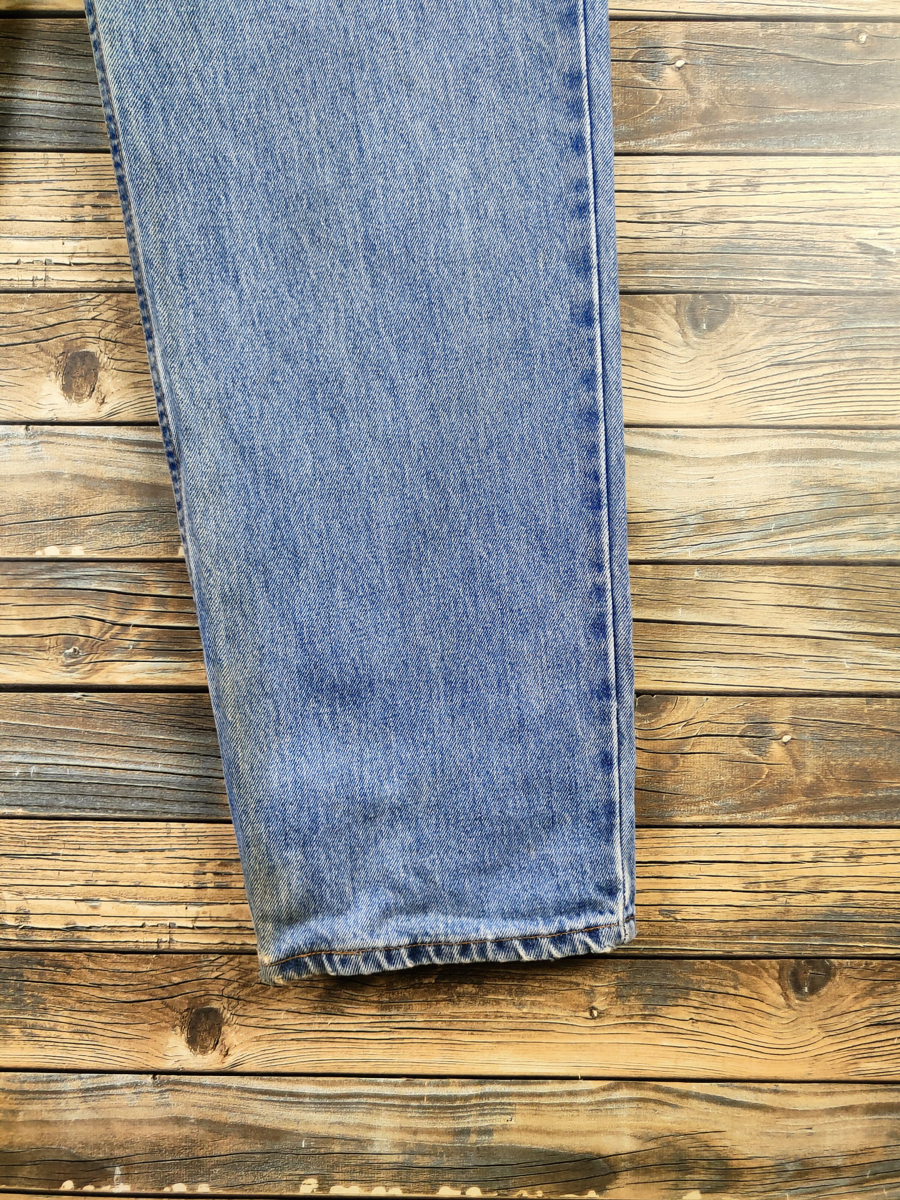 Levi's 550 Levi's Blue Distressed Ripped denim Jeans #S2837 Size US 35 - 6 Thumbnail