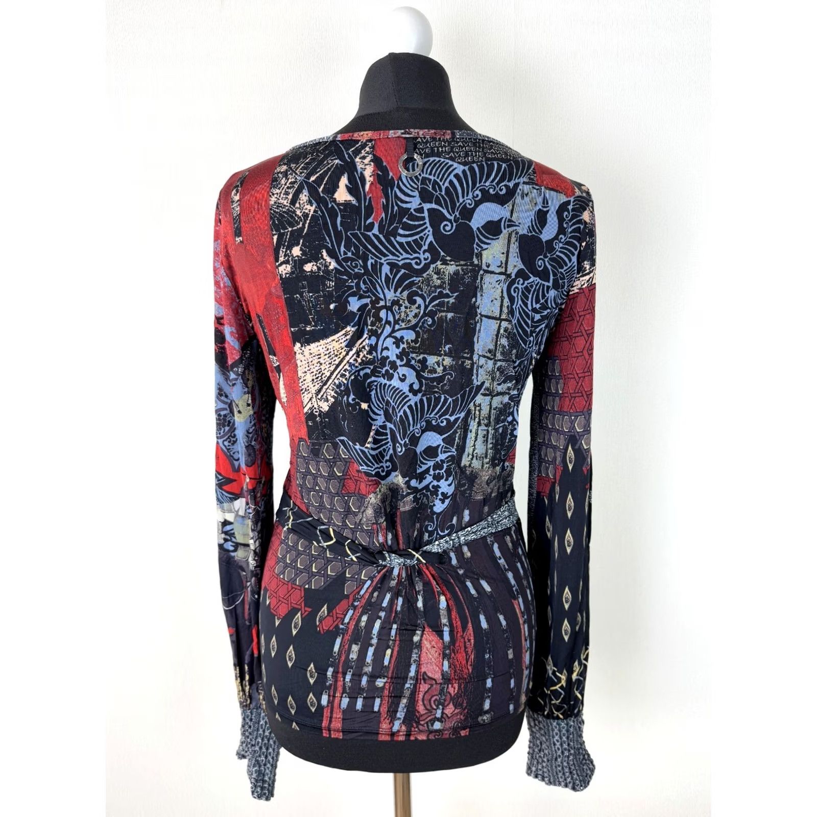 Vintage Save the Queen Shirt S Womens Jumper Crew Neck Multicoloured 100% genuine it is 100% genuine item! Size S / US 4 / IT 40 - 4 Thumbnail
