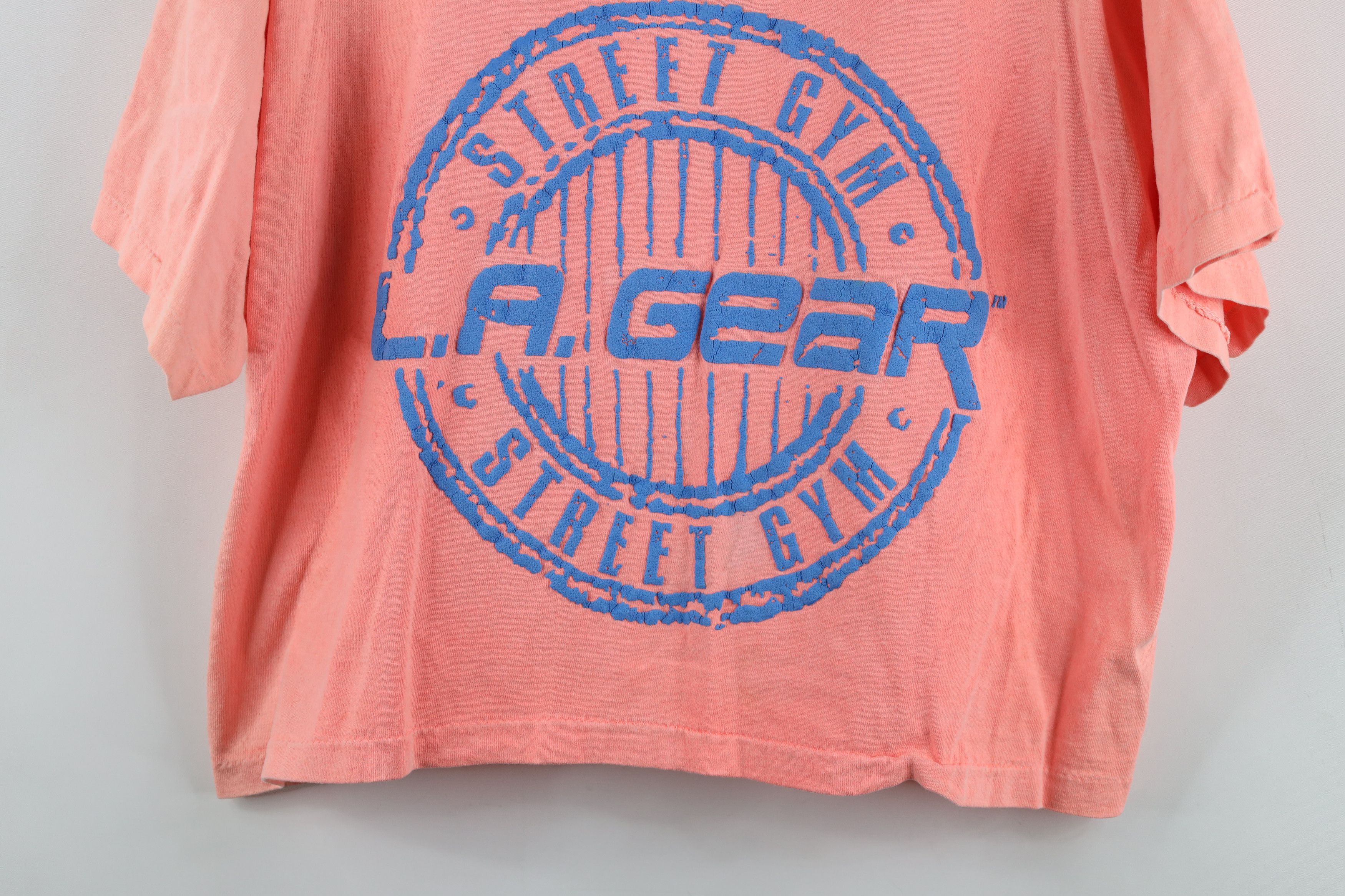 Vintage Vintage 90s LA Gear Paint Cropped Street Gym T-Shirt USA Size ONE SIZE - 3 Thumbnail