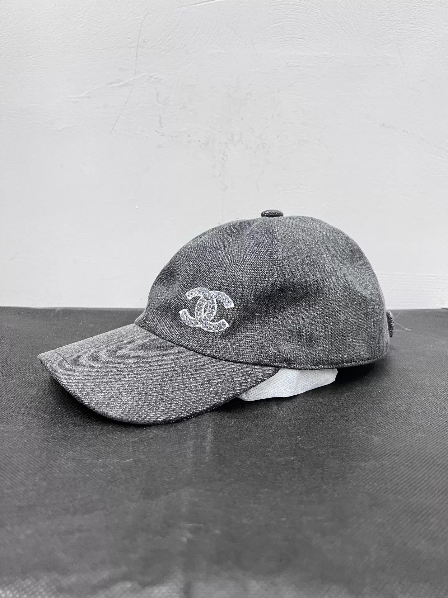 Chanel Chanel Double C Gray Minimalist Baseball Cap Mint Size ONE SIZE - 1 Thumbnail