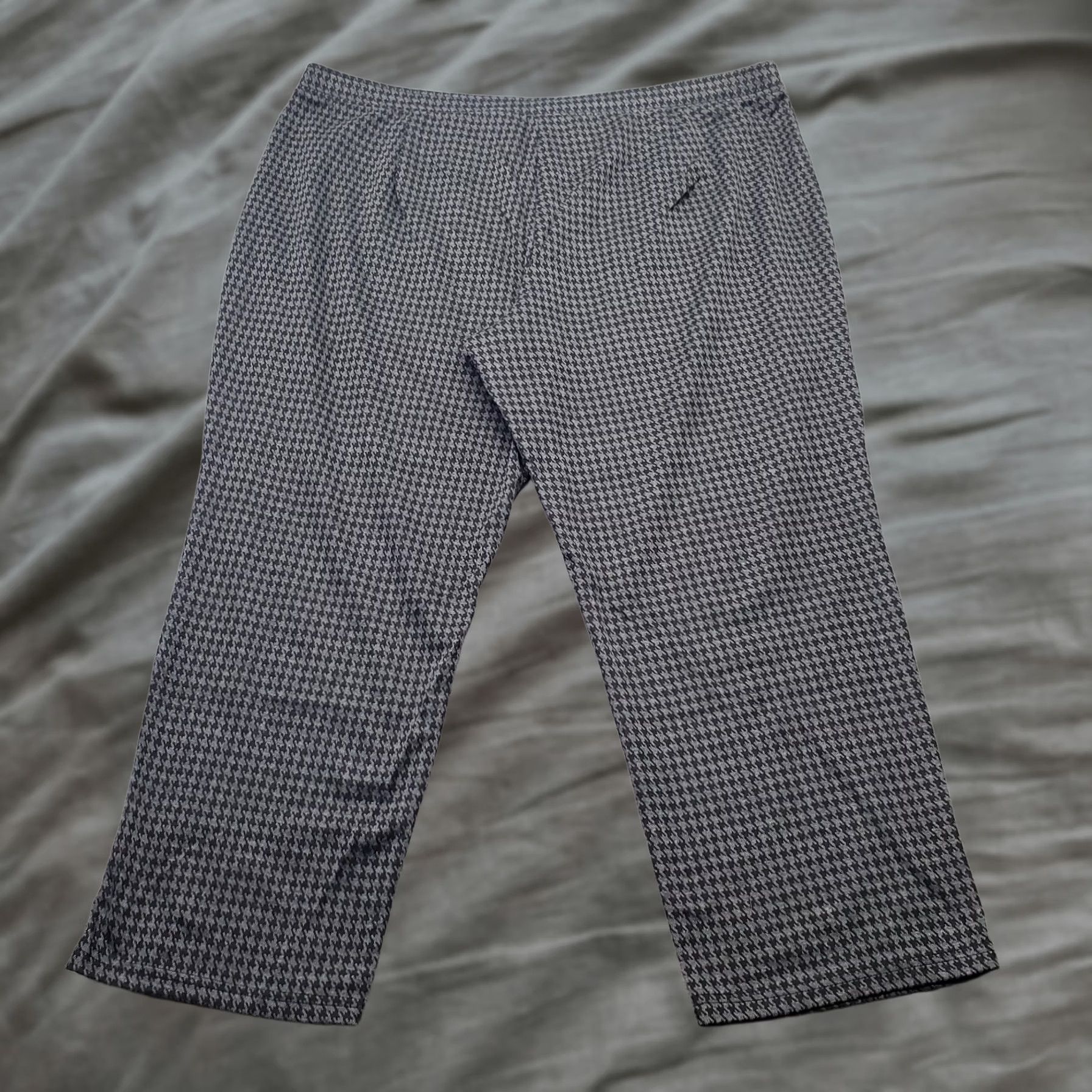 Avenue Avenue Womens Pants 26 Pull On Ankle Straight Leg Outdoor Multicolor Houndstooth Casual Pants Womens Size 26 27 Inseam 27" Band 20.75" 38.25" N/A Size 26" / US 2 / IT 38 - 1 Thumbnail