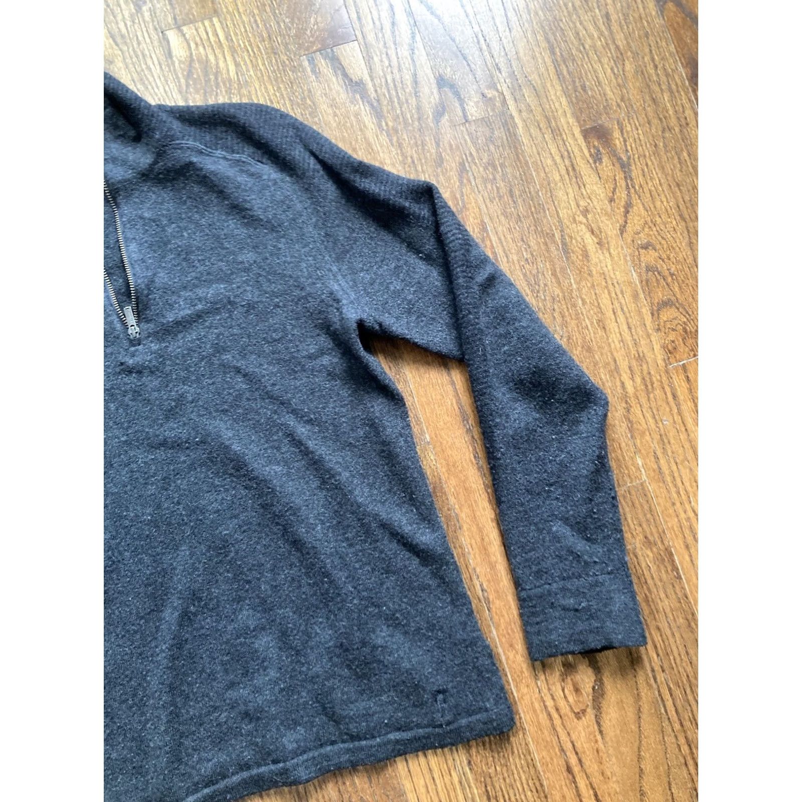 Smartwool Smartwool Sweater Women Size S 100% Merino Wool 1/4 Zip Pullover Dark Gray Knit Mock Neck Zipper Logo Lightweight Breathable Casual Travel Cancer Size S / US 4 / IT 40 - 3 Thumbnail