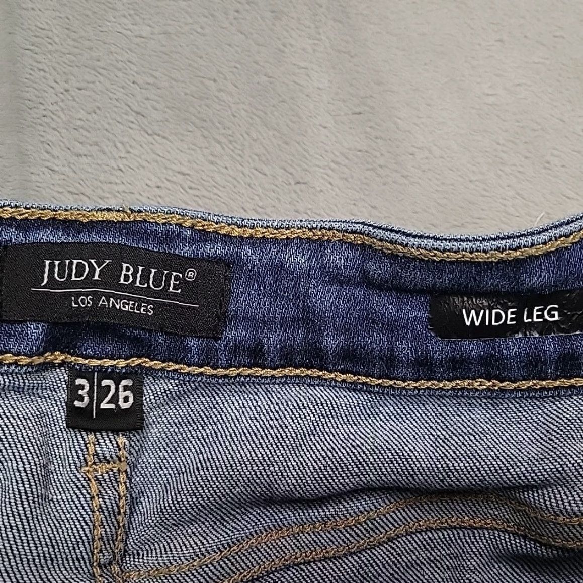 Vintage Judy Blue Jeans Women 26 Distressed Whiskered Faded Stretch Wide Cropped Capri 3/26 24Inseam 26X24 Blue Denim 5-Pocket Womens Jeans Size 26" / US 2 / IT 38 - 4 Thumbnail