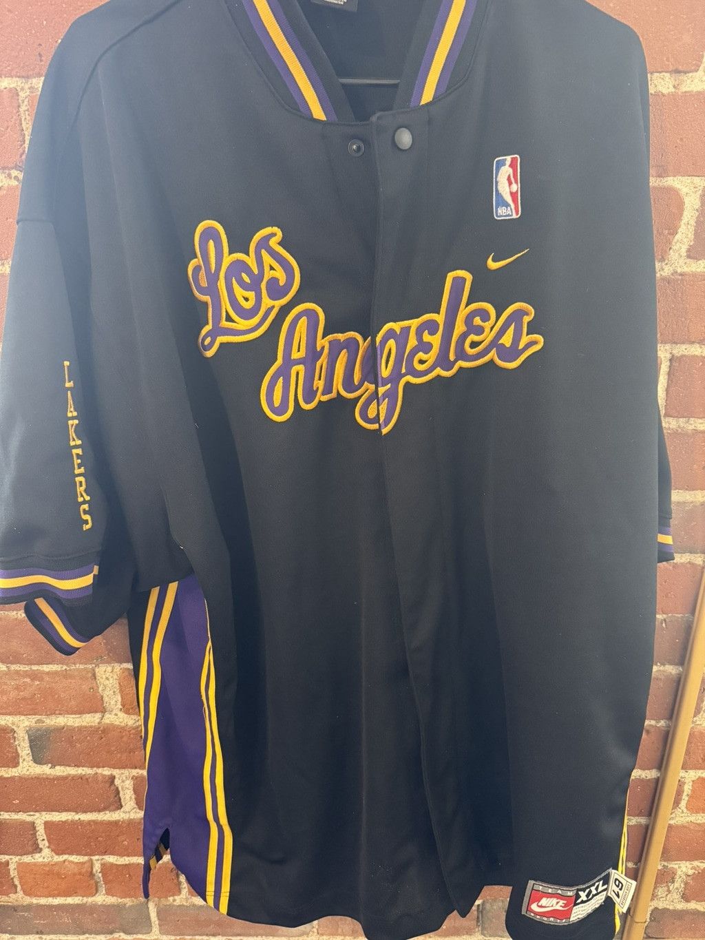 Nike Los Angeles Lakers Nike Men Size XXL Black Shooting Shirt Size US XXL / EU 58 / 5 - 1 Thumbnail