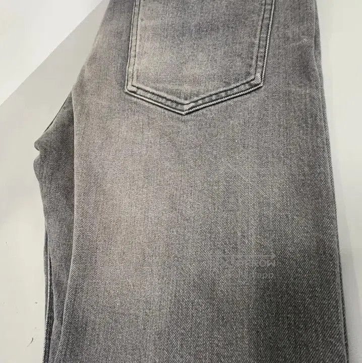 Givenchy Givenchy Men's Black Solid Loose Straight Jeans. Size US 29 - 8 Thumbnail