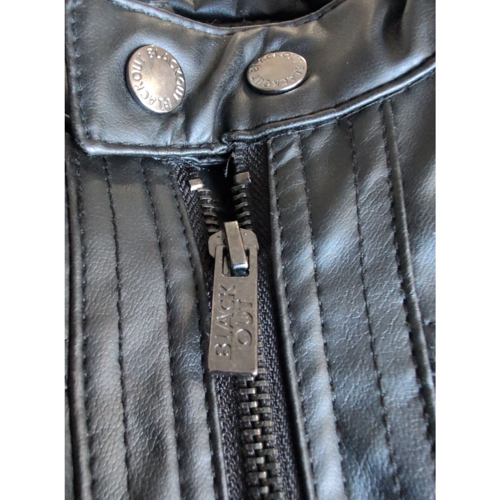 Vintage Blackout Womens Junior Faux Leather Moto Jacket 10/12 Black Fleece Lined Pockets Size L / US 10 / IT 46 - 4 Thumbnail