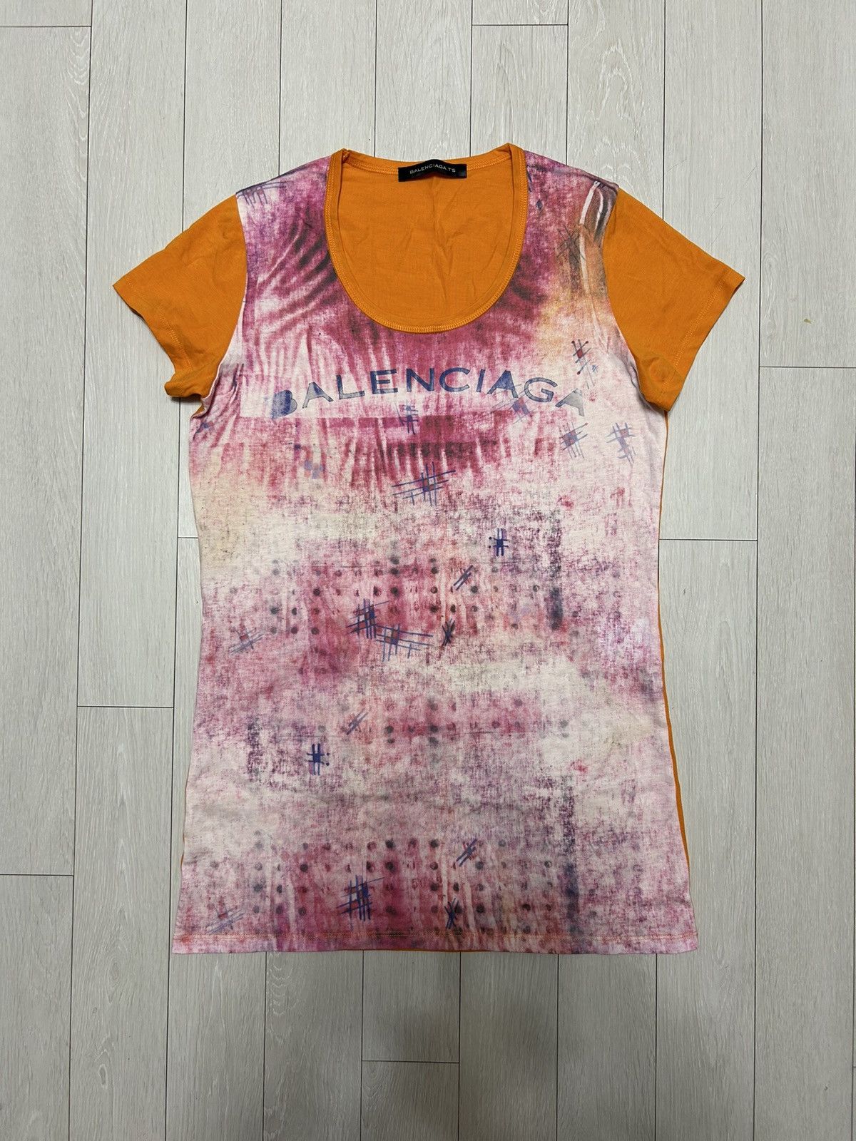 Balenciaga Balenciaga Vintage Print T-Shirt for Sale Size XS / US 0-2 / IT 36-38 - 1 Thumbnail