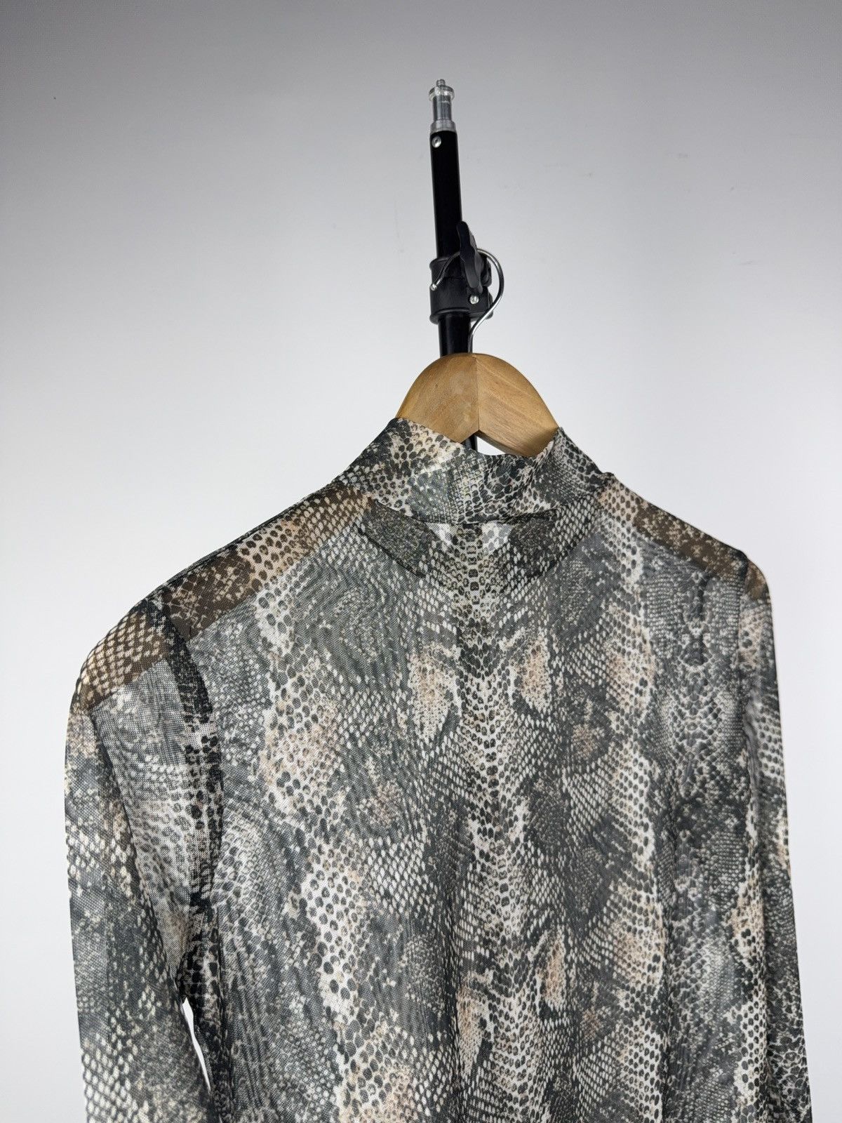 Japanese Brand Avant Garde 00s Retro Sheer Mesh Snake Print Top JPG Style Size S / US 4 / IT 40 - 7 Thumbnail