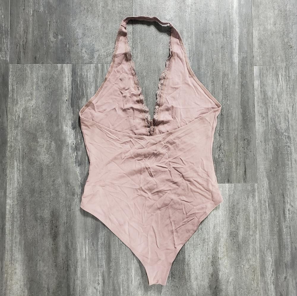 Forever 21 Dust Mauve Lace Detailed F21 Bodysuit Size ONE SIZE - 2 Thumbnail
