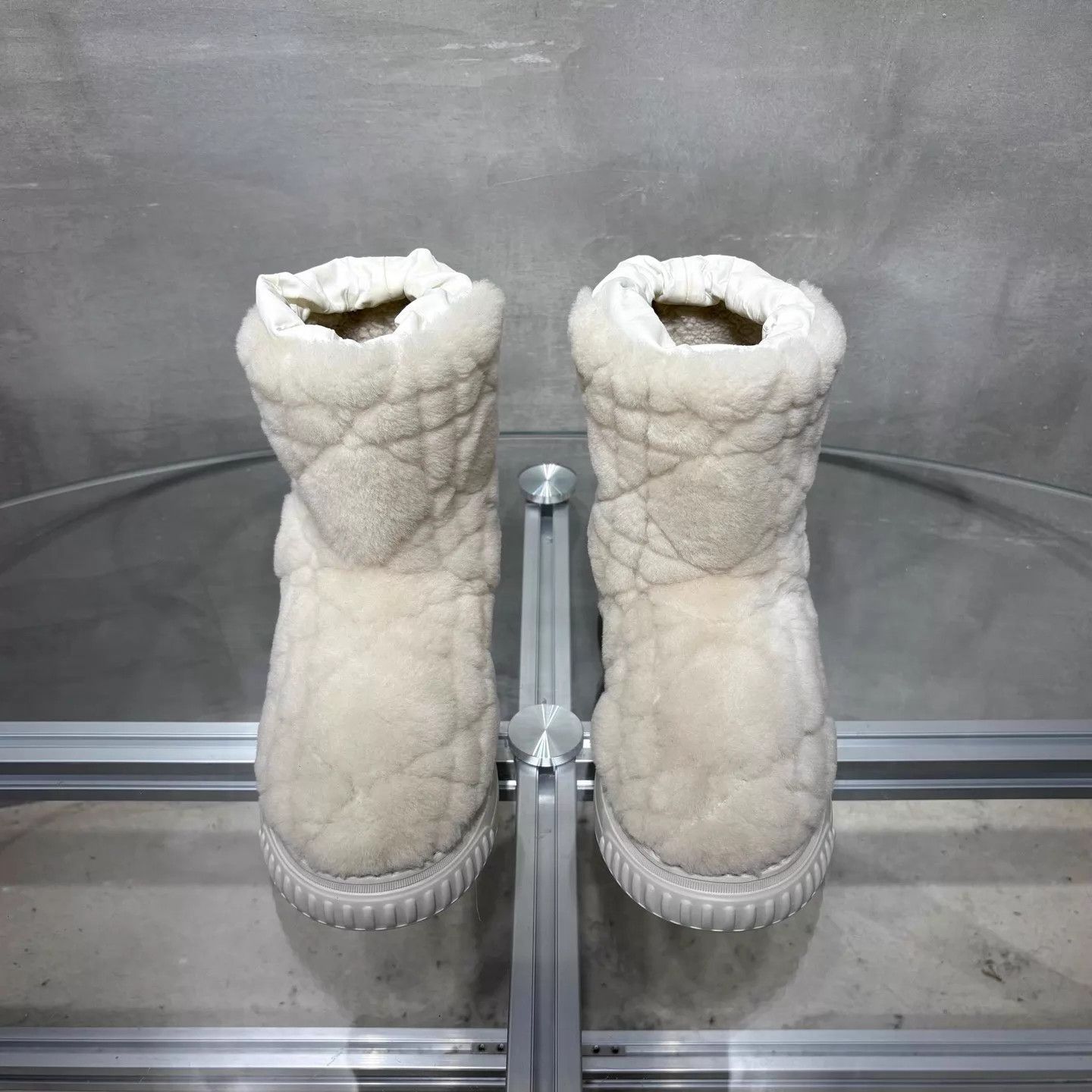 Dior Dior Snow White fur-lined snow boots women's 37.5 Size US 7 / IT 37 - 1 Thumbnail
