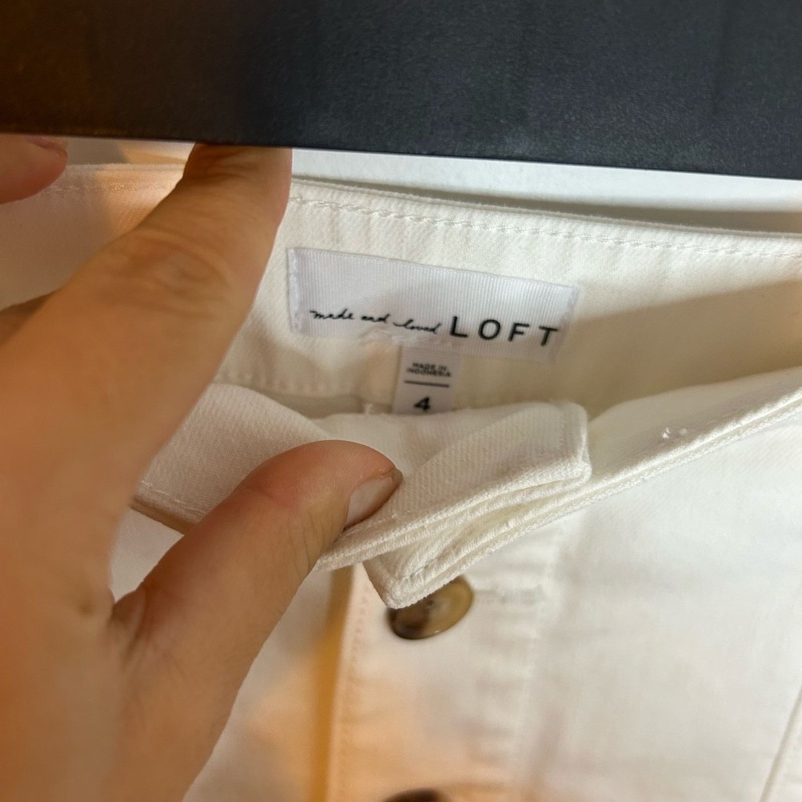 Loft Loft White Denim Button Front Skirt Size 27" / US 4 / IT 40 - 3 Thumbnail