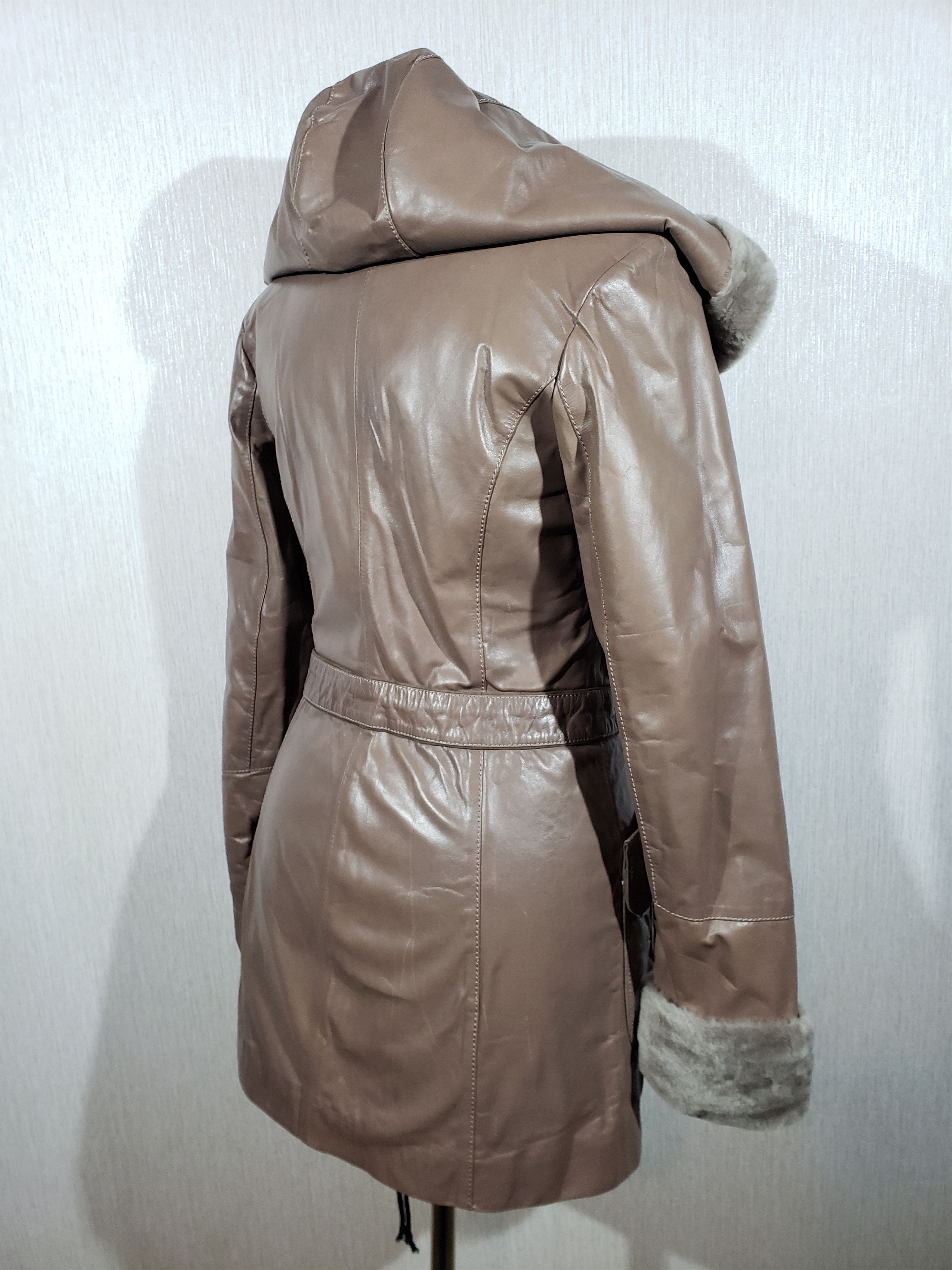 Other Wonderful women's warm fur jacket with a hood. Size M / US 6-8 / IT 42-44 - 5 Thumbnail