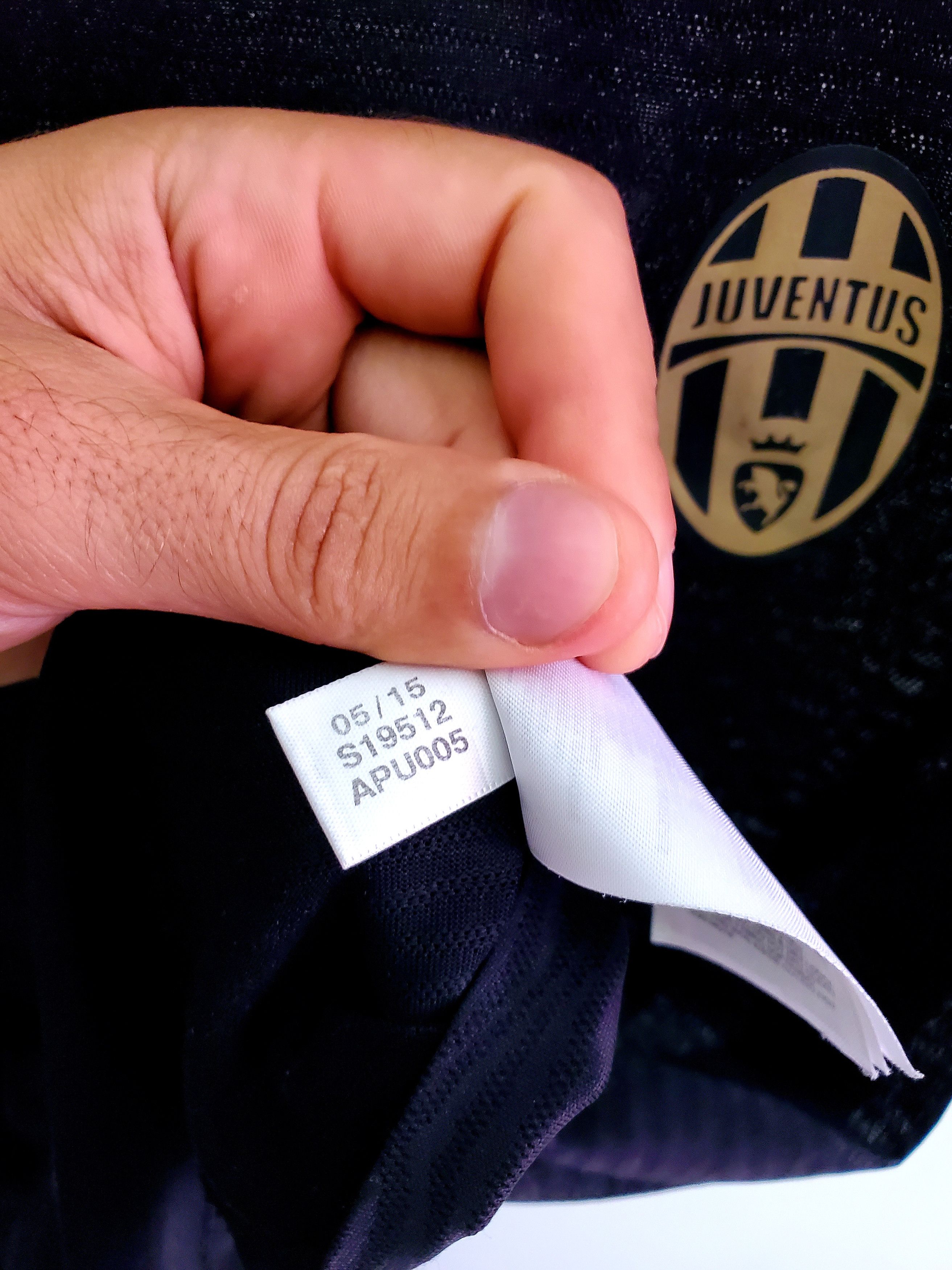 Adidas ADIDAS FC JUVENTUS 2015/2016 UEFA soccer jersey size M Size US M / EU 48-50 / 2 - 5 Thumbnail