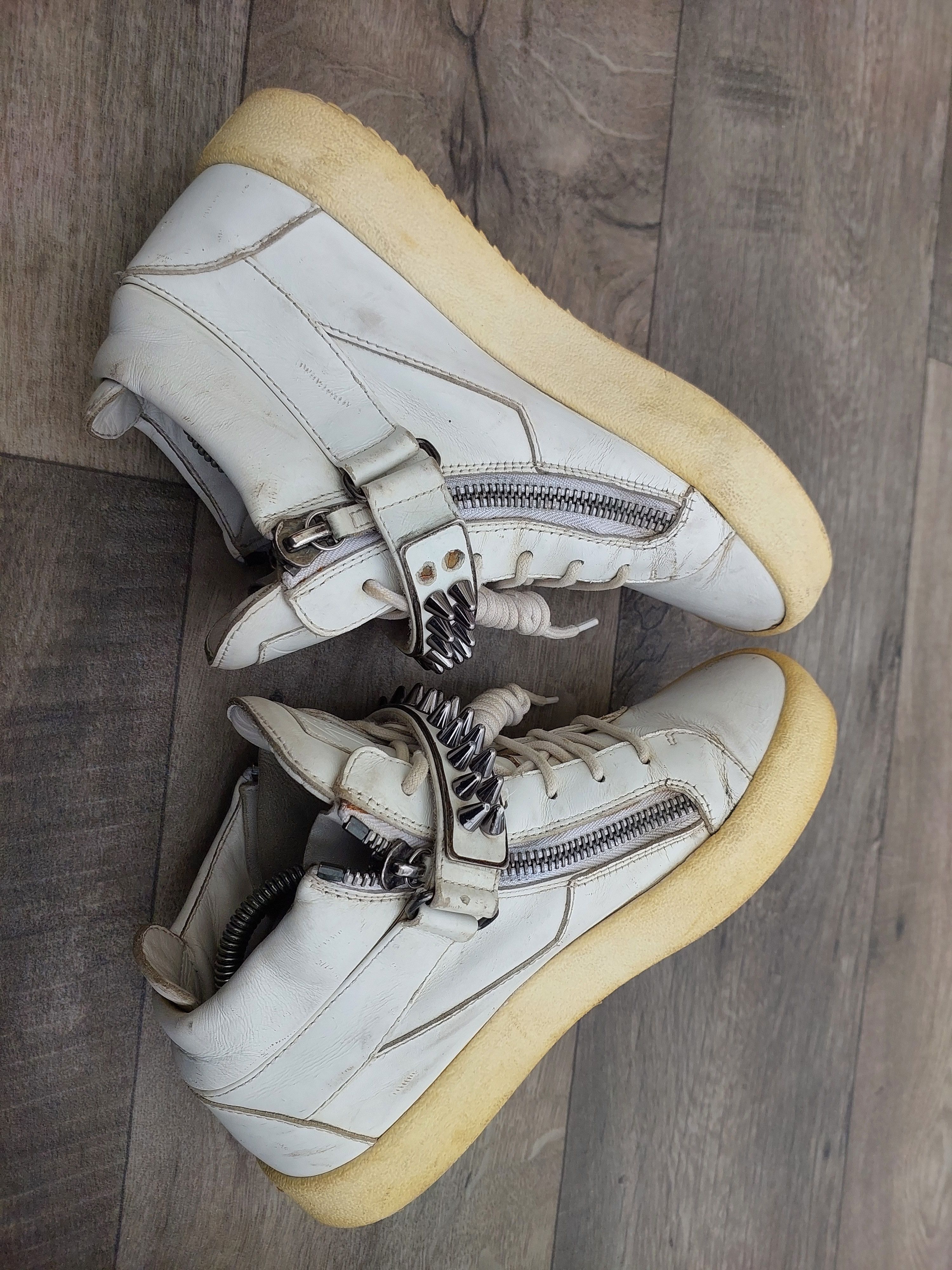 Giuseppe Zanotti Giuseppe Zanotti White All Strap Studded High Top Size US 7 / EU 40 - 7 Thumbnail