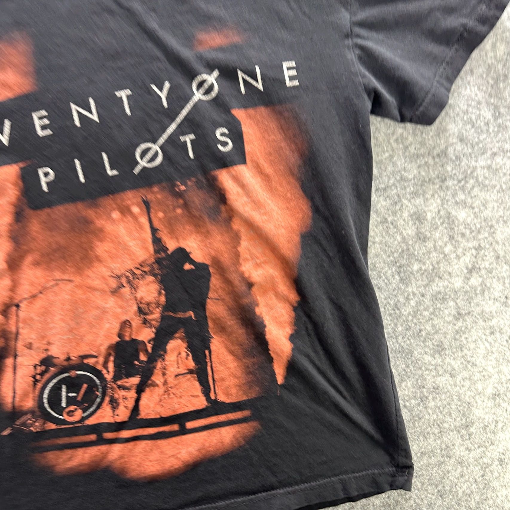 Vintage Twenty One Pilots Shirt Mens Small Black Emotional Roadshow Tour 2017 Band Tee Size US S / EU 44-46 / 1 - 4 Thumbnail