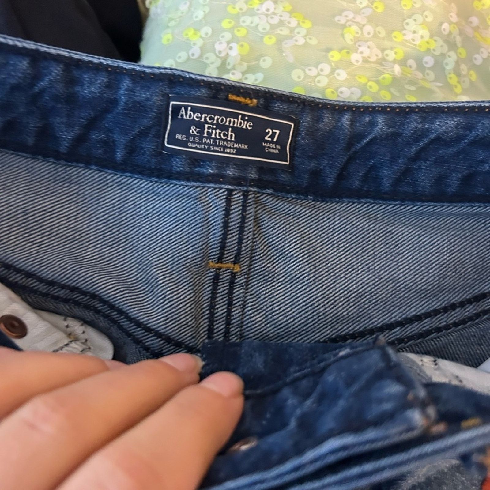 Abercrombie & Fitch Abercrombie & Fitch Floral Embroidered Y2K Denim Skirt Size 27" / US 4 / IT 40 - 3 Thumbnail