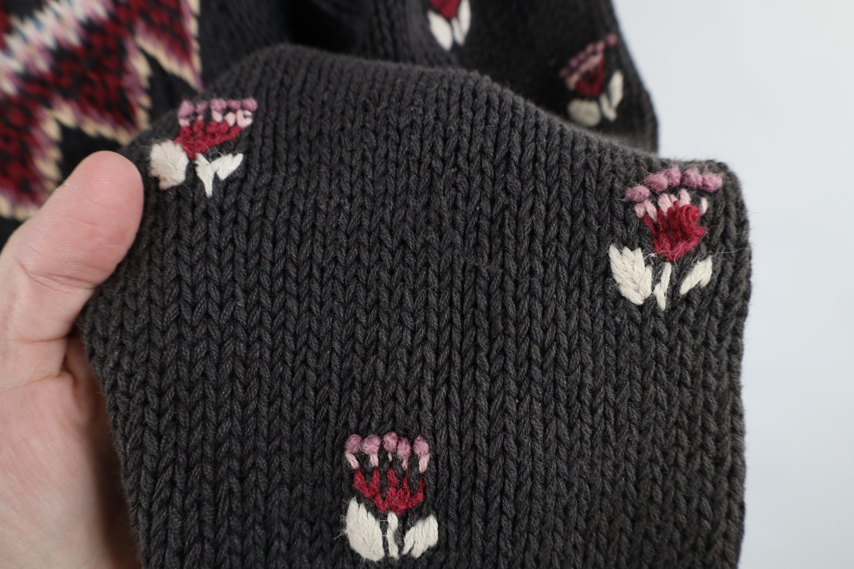 Vintage Vintage 90s Farmhouse Flower Fair Isle Knit Cardigan Sweater Size M / US 6-8 / IT 42-44 - 4 Thumbnail