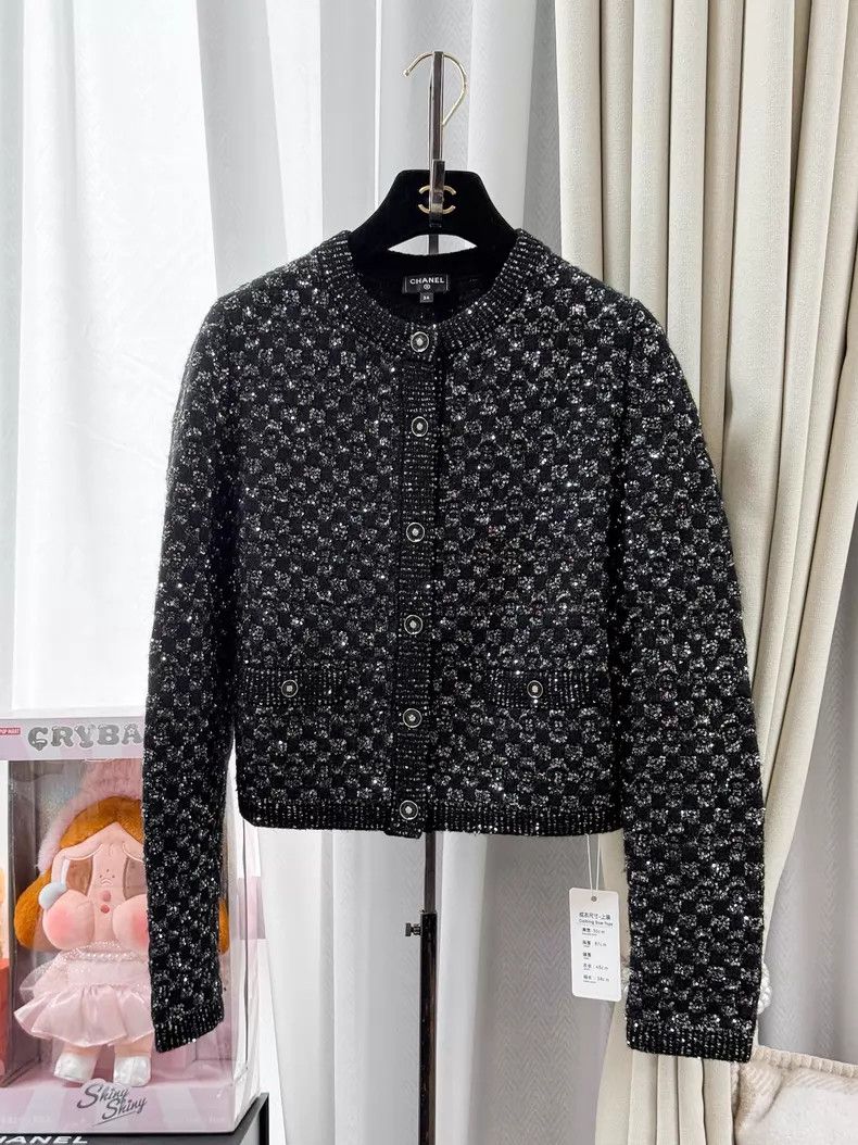 Chanel Chanel Gold silk sequin long-sleeved knitted cardigan jack Size XXS / US 00 / IT 34 - 1 Thumbnail