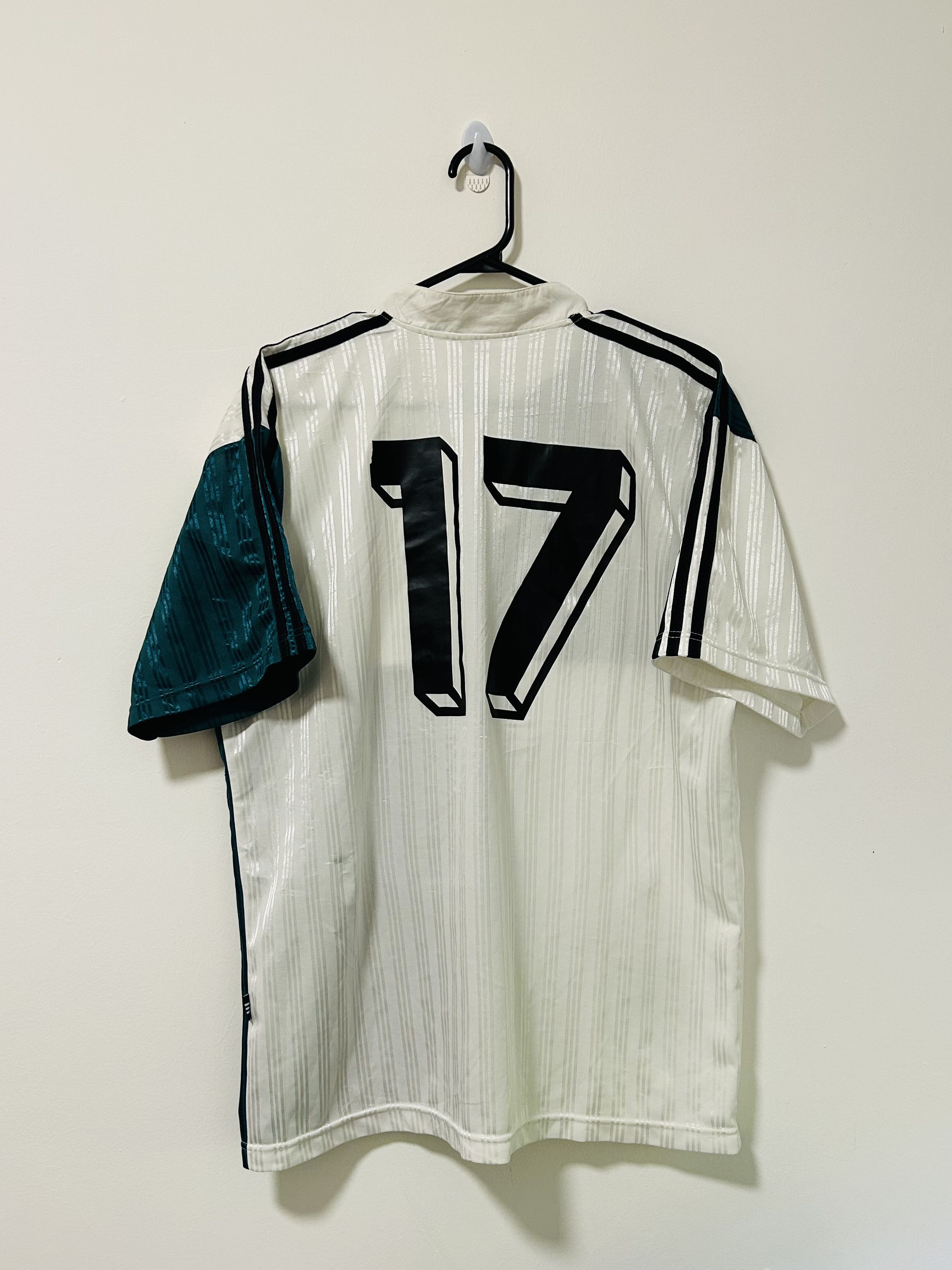 Adidas Liverpool 1995/96 away jersey Size US L / EU 52-54 / 3 - 2 Thumbnail