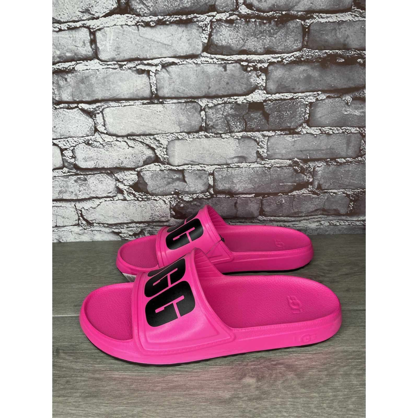 Ugg UGG WILCOX SLIDE Pink Rubber Light Waterproof Sport Sandals Size US 10 / EU 43 - 17 Thumbnail