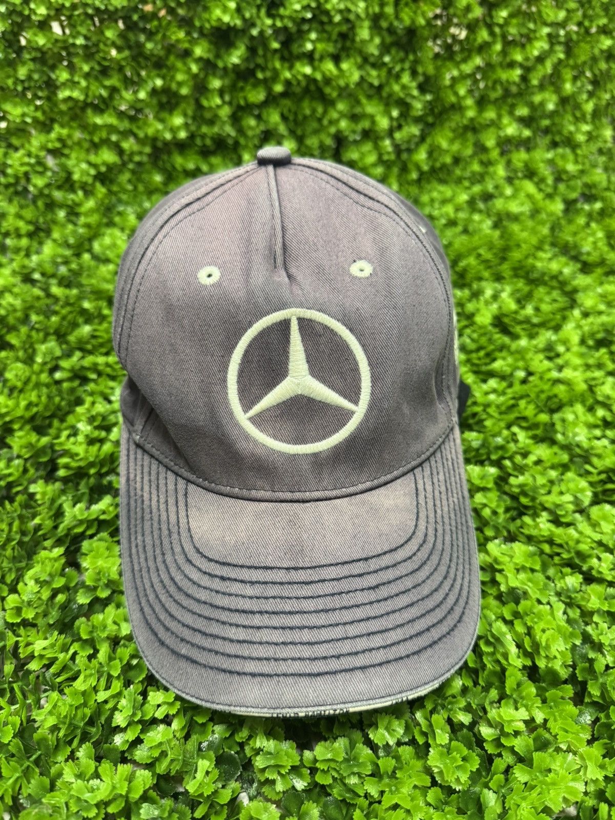 Vintage Vintage Mersedes Petronas AMG Cap Lewis Hamilton Size ONE SIZE - 1 Thumbnail