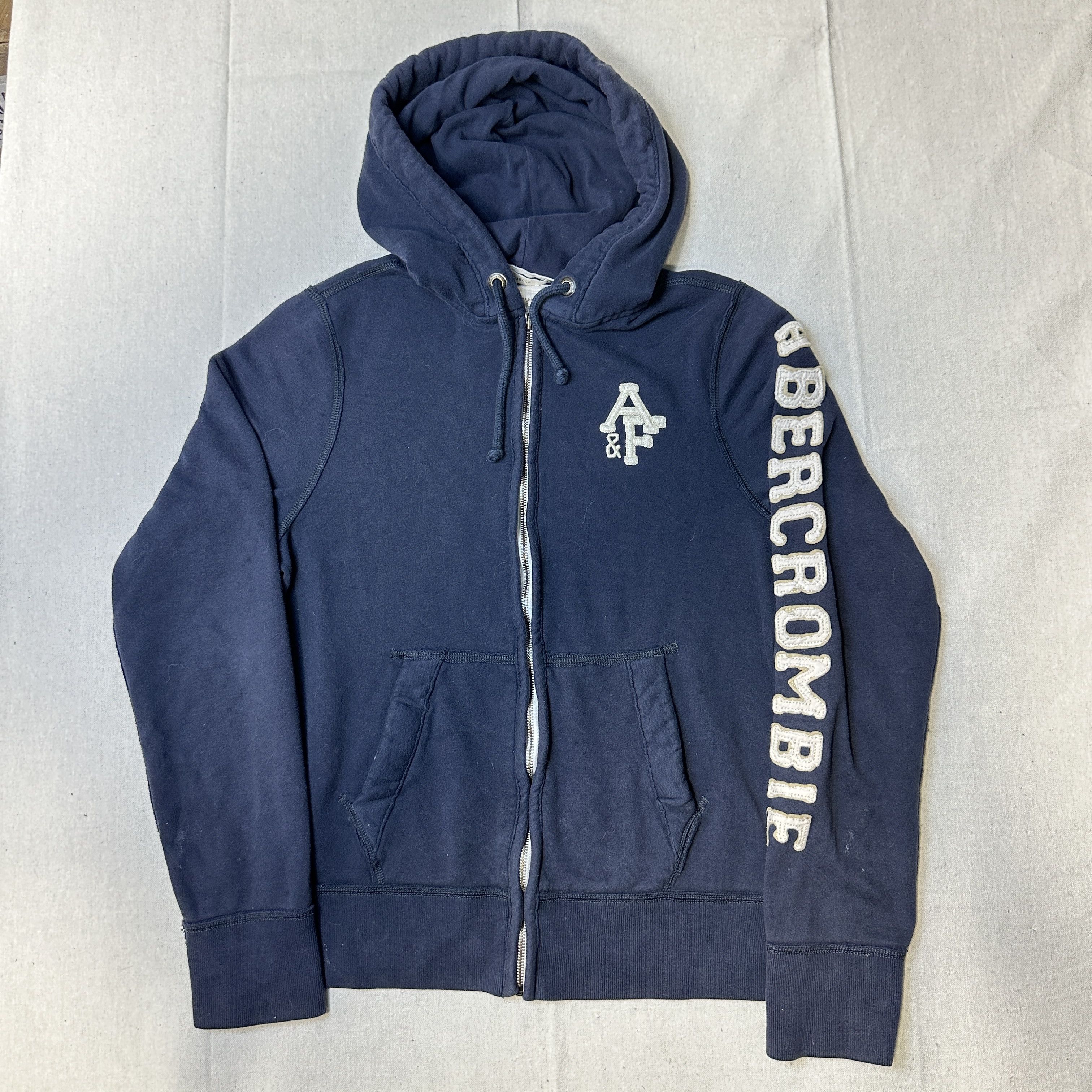 Abercrombie & Fitch Vintage Abercrombie & Fitch Appliqué Logo Zip Hoodie Size M Size US M / EU 48-50 / 2 - 1 Thumbnail